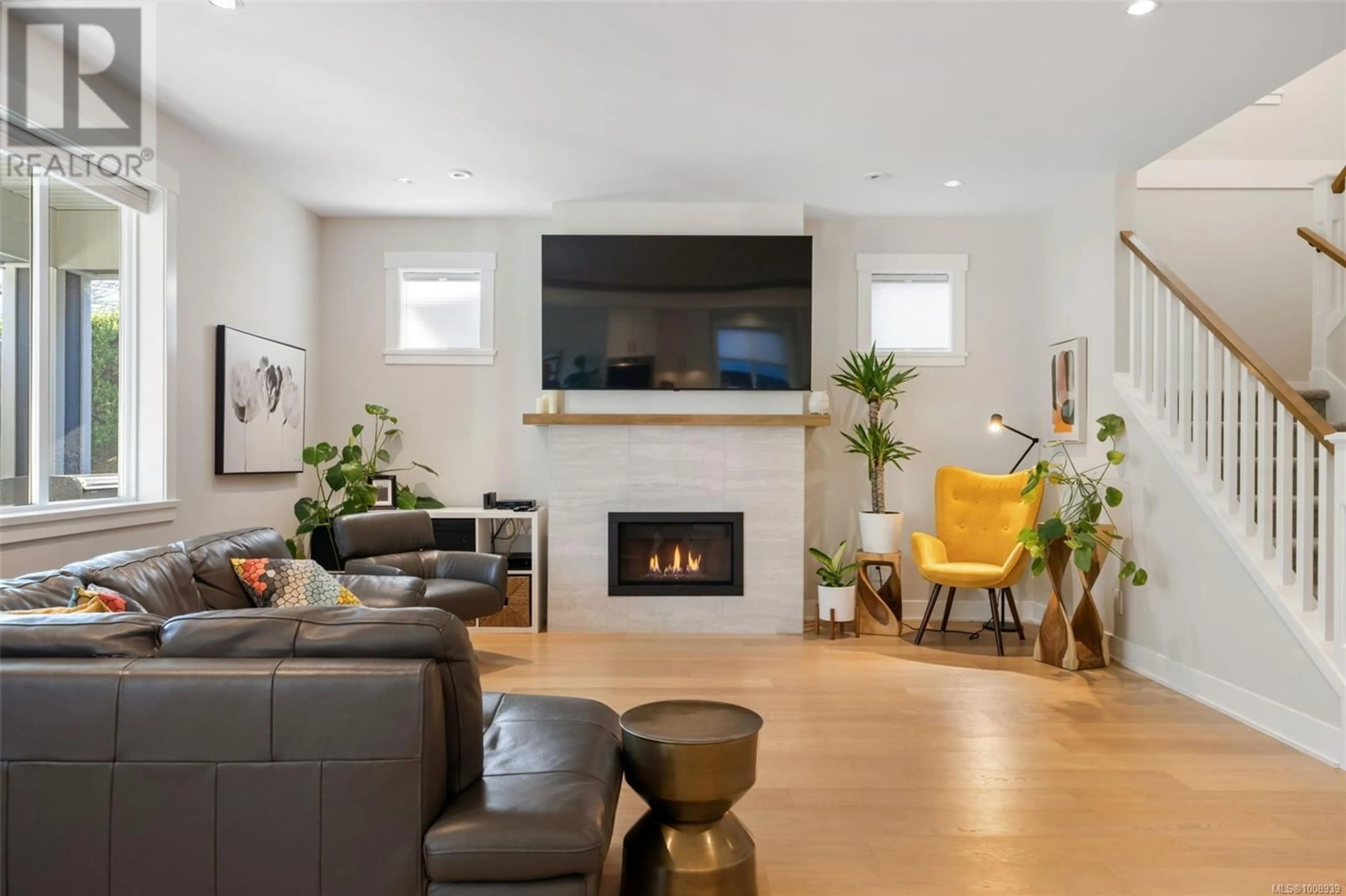 Living room with furniture, unknown for 1283 FLINT AVENUE, Langford British Columbia V9B0Y6