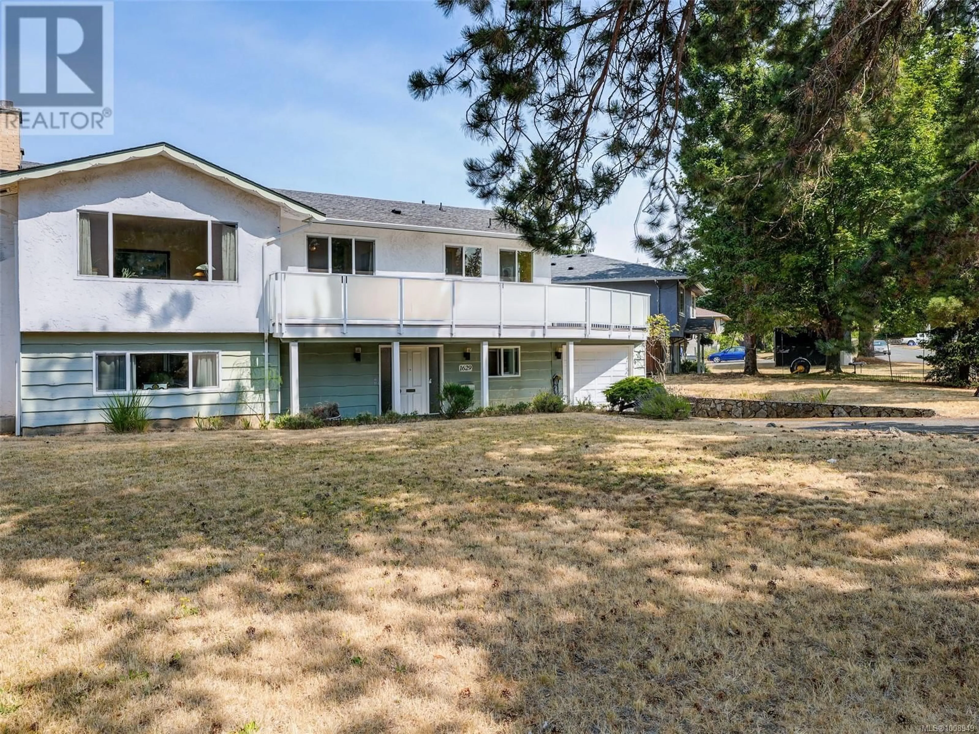 A pic from outside/outdoor area/front of a property/back of a property/a pic from drone, unknown for 1629 LONGACRE DRIVE, Saanich British Columbia V8N4M5