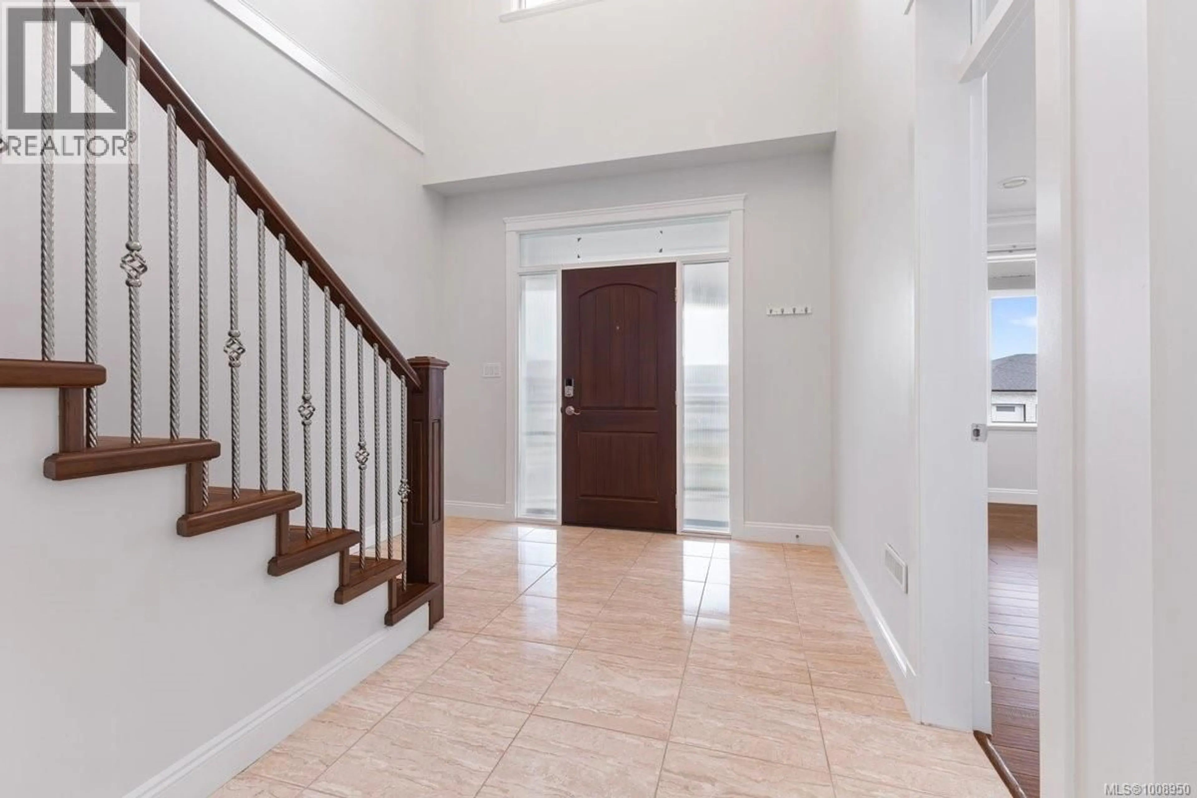 Indoor foyer for 4615 SHERIDAN RIDGE ROAD, Nanaimo British Columbia V9T6S6