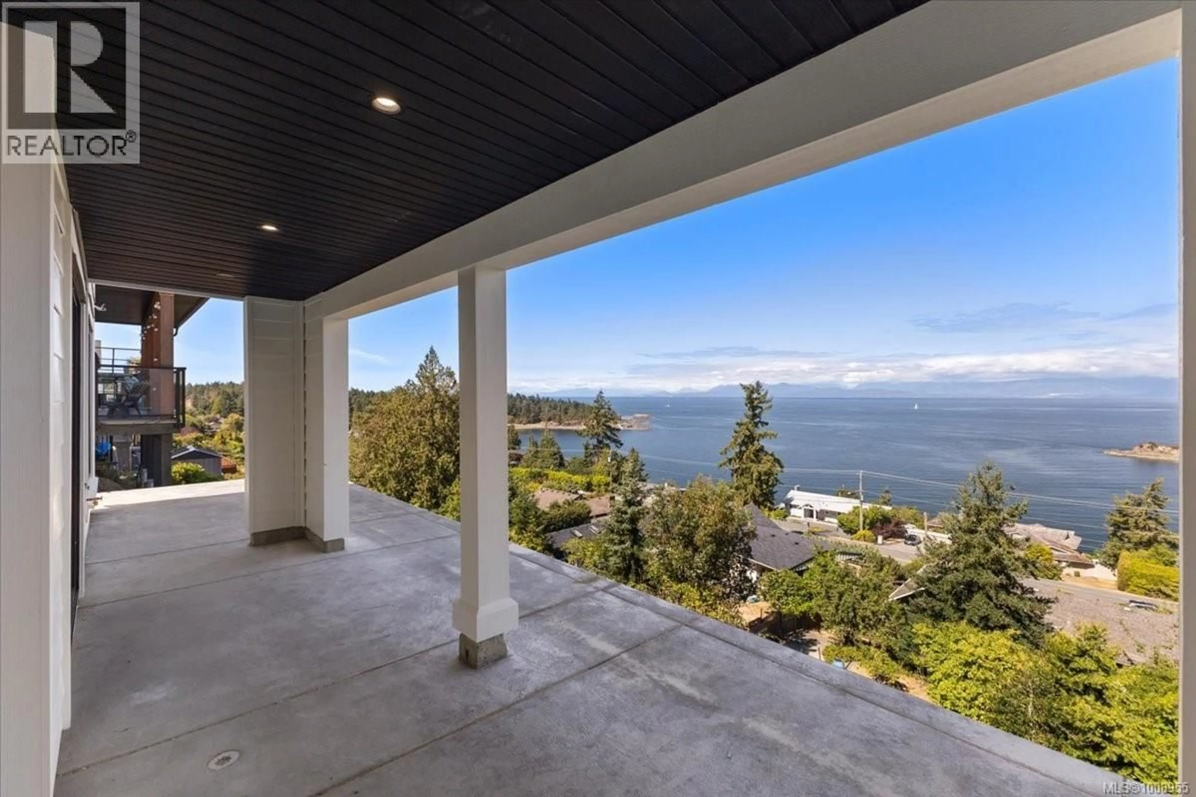 Patio, water/lake/river/ocean view for 3856 GULF VIEW ROAD NORTHEAST, Nanaimo British Columbia V9T6E2