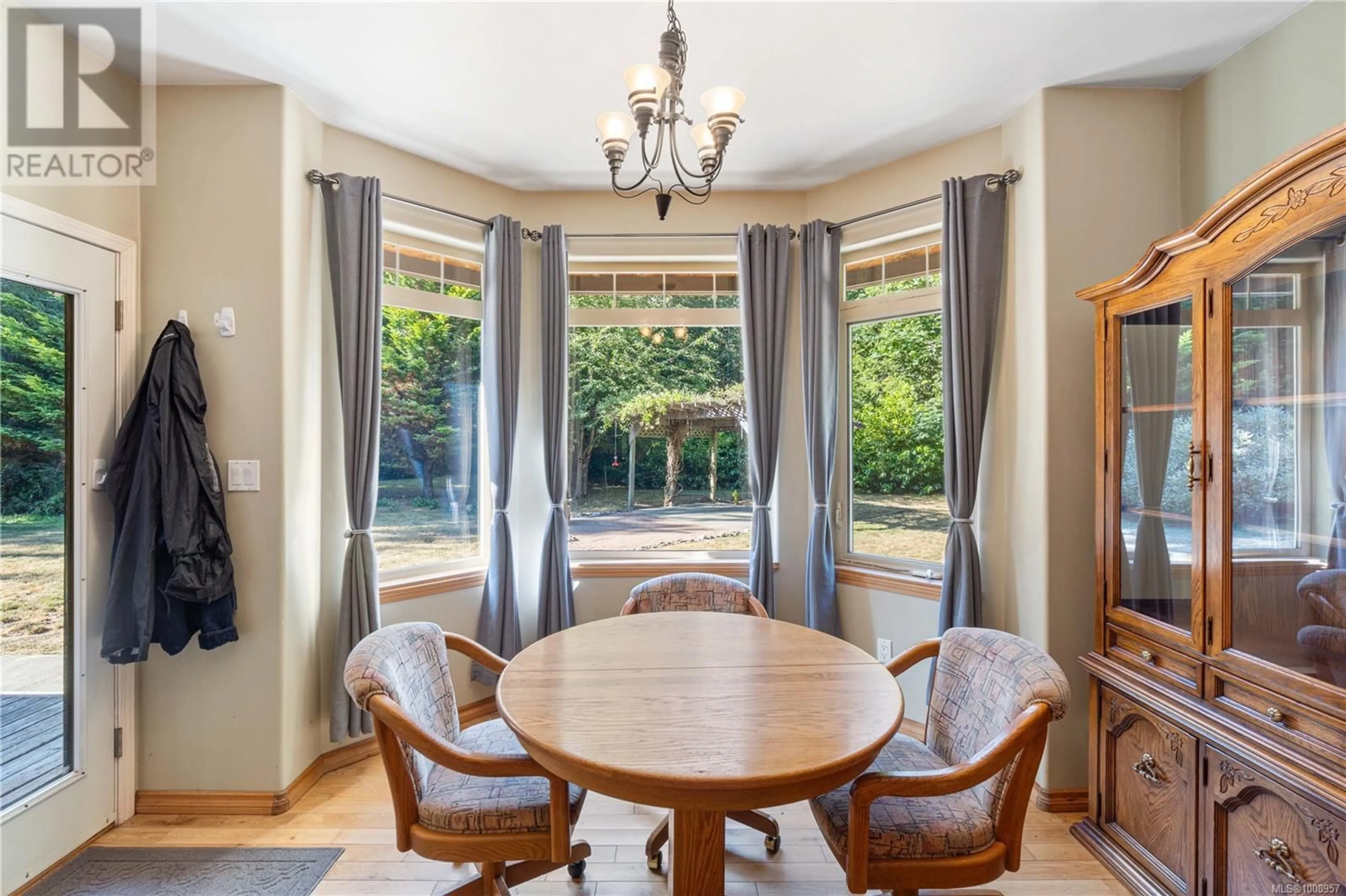 Dining room, ceramic/tile floor for 1880 PIERCE WAY, Qualicum Beach British Columbia V9K2V1