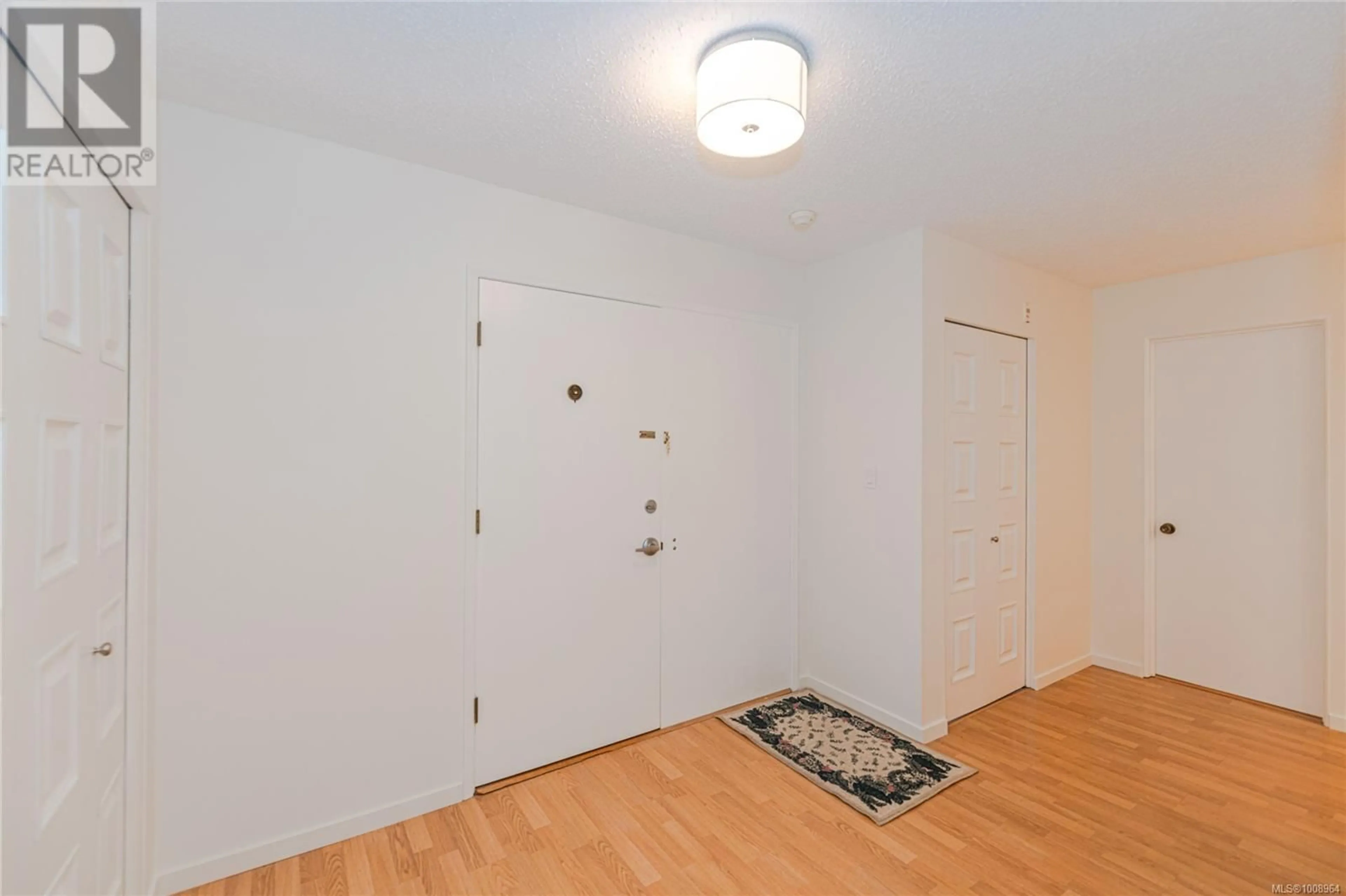 A pic of a room for 201 - 1875 LANSDOWNE ROAD, Saanich British Columbia V8P1A9