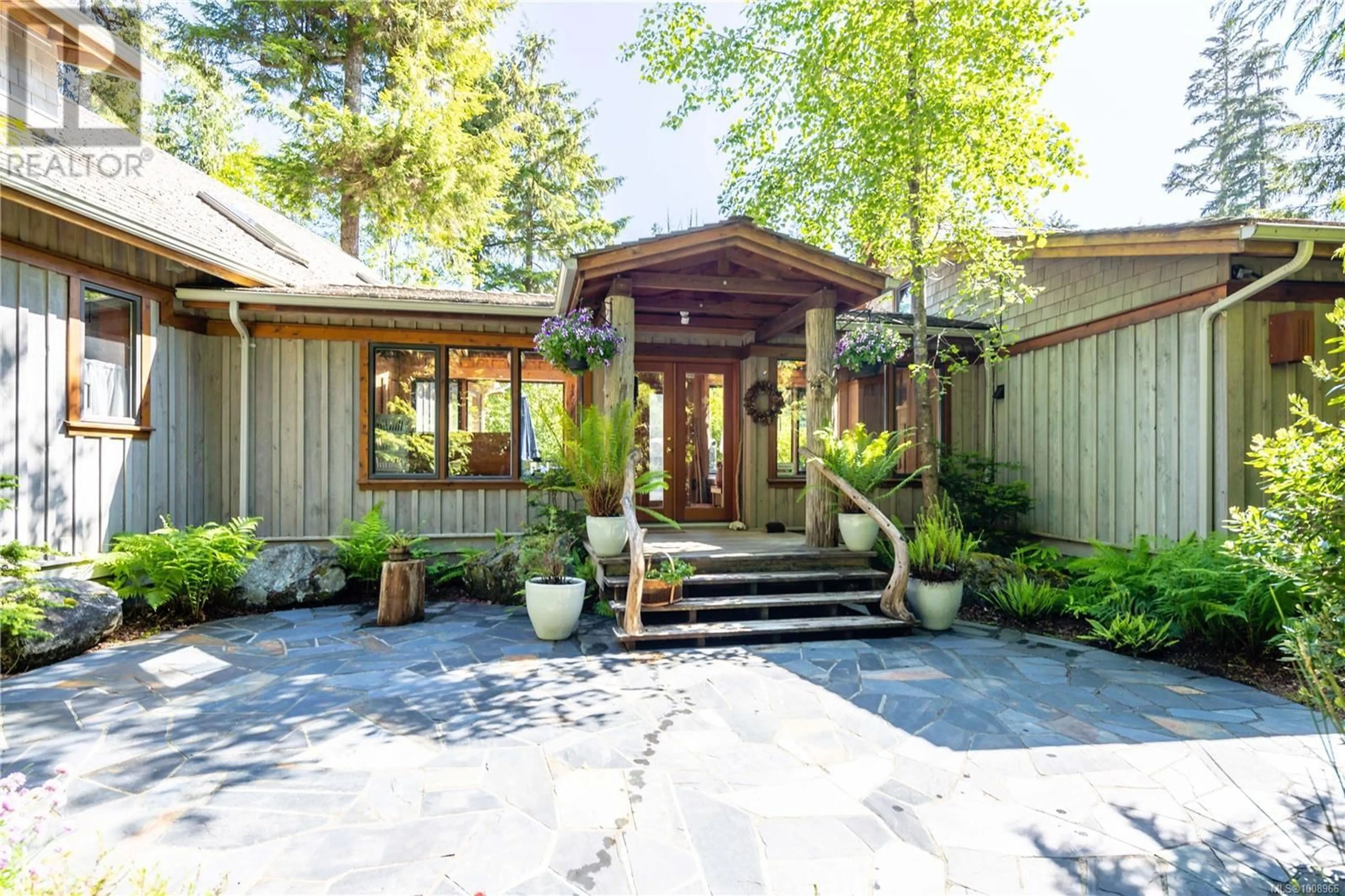 Patio, street for 1180 LYNN ROAD, Tofino British Columbia V0R2Z0