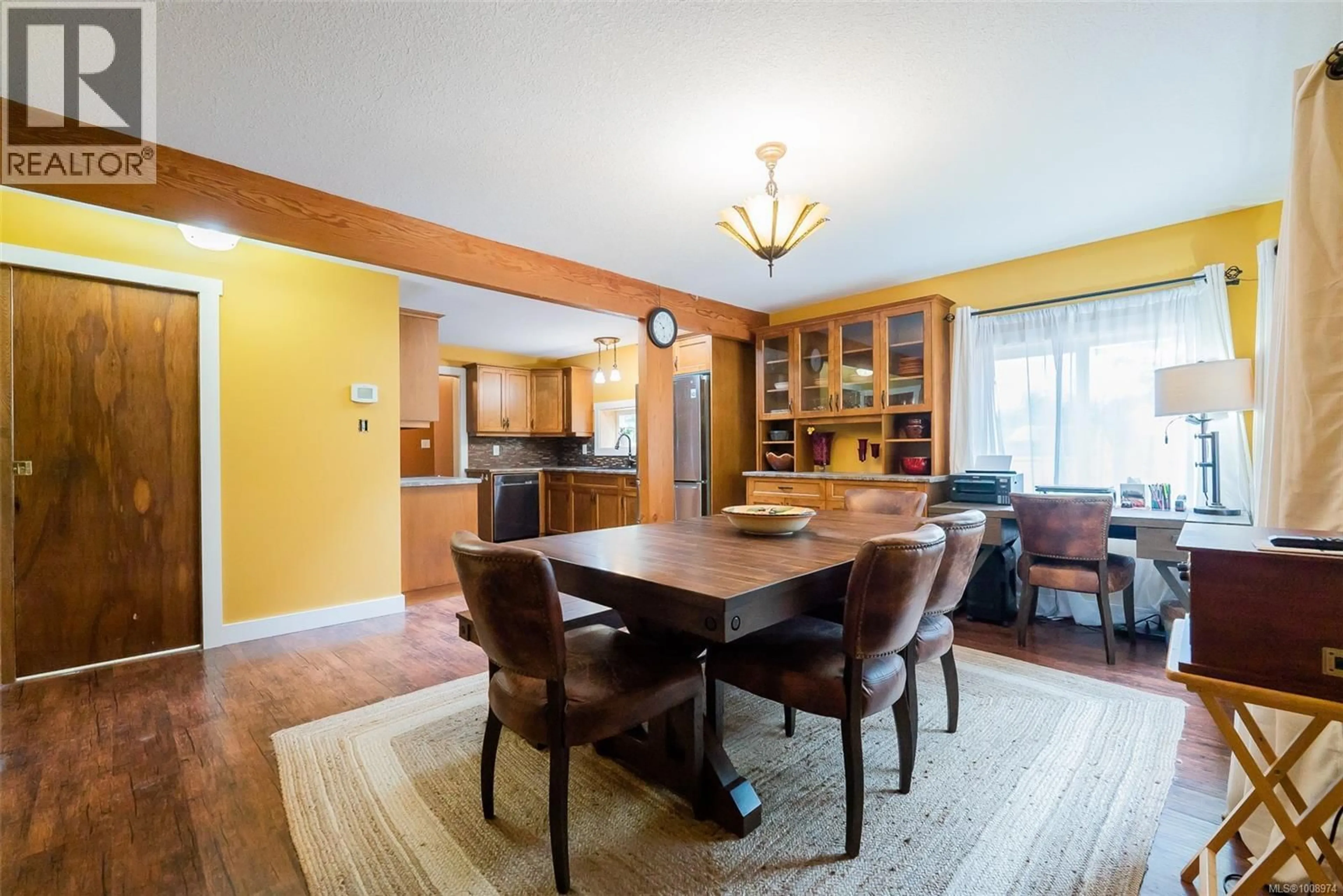 Dining room, wood/laminate floor for 1634 CEDAR ROAD, Nanaimo British Columbia V9X1L4