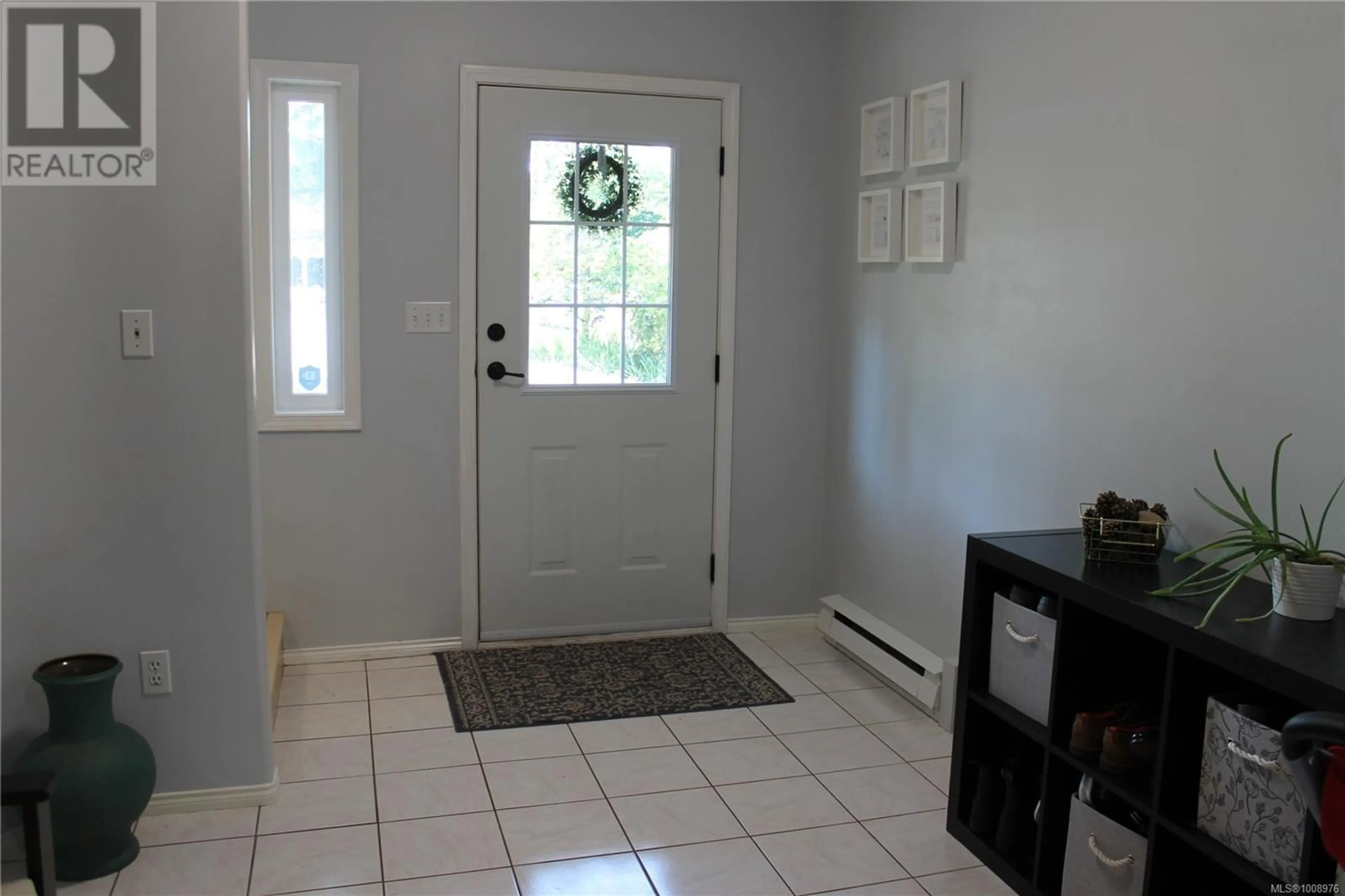 Indoor entryway for 1227 MARGARET PLACE, Duncan British Columbia V9L5R6
