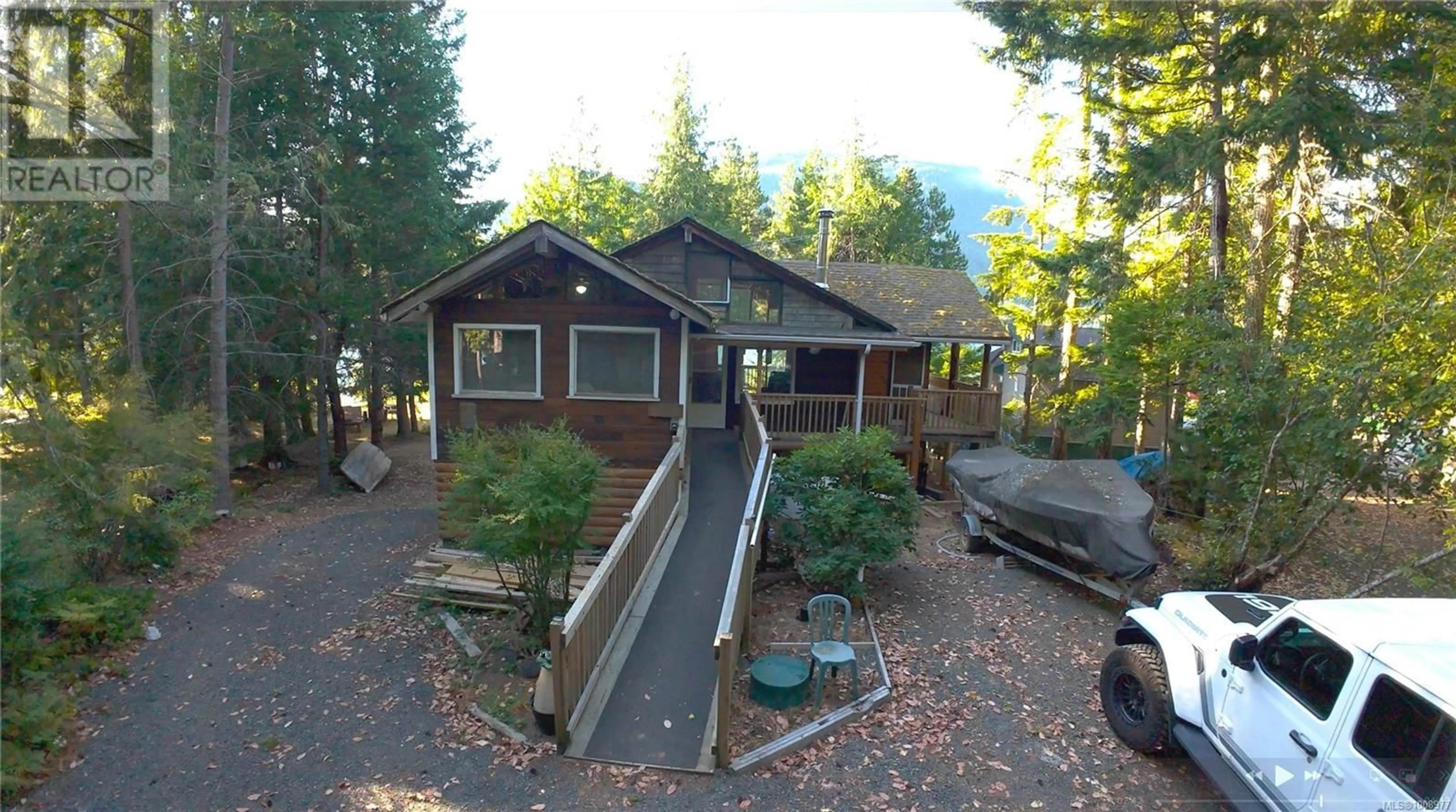 A pic from outside/outdoor area/front of a property/back of a property/a pic from drone, mountain view for 3148 BAY ROAD, Qualicum Beach British Columbia V9K2L7