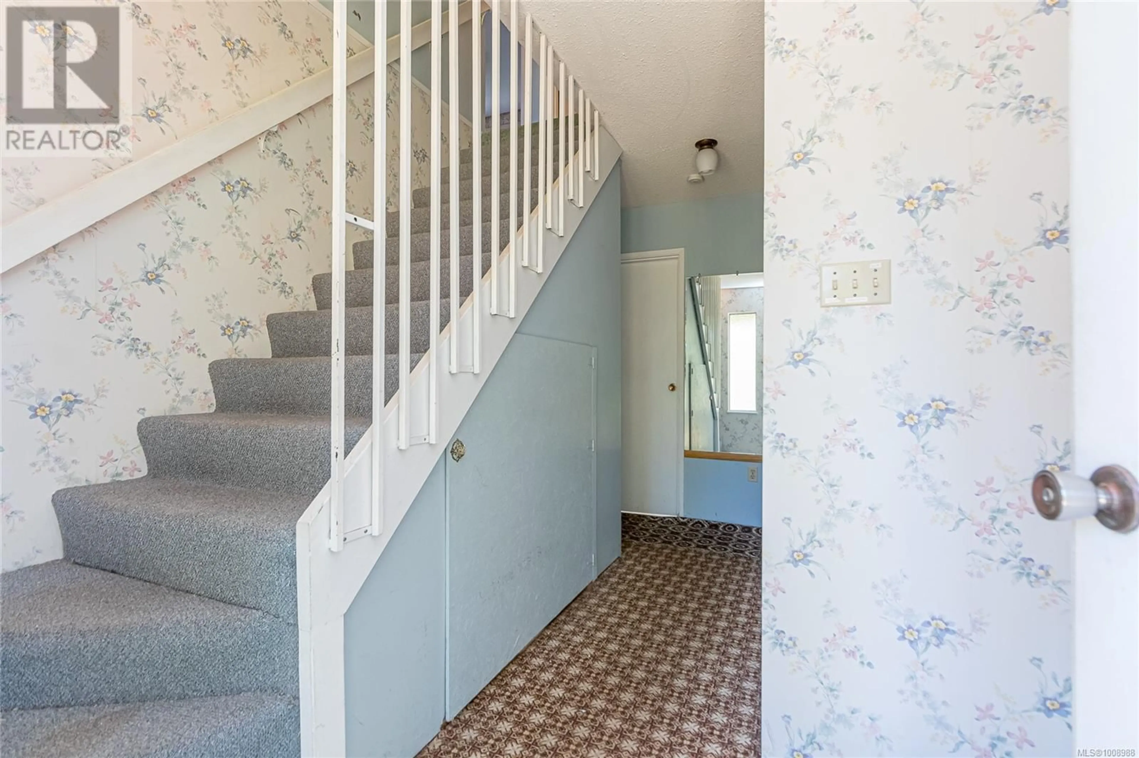 Stairs for 152 COOPER PLACE, Parksville British Columbia V9P1M4