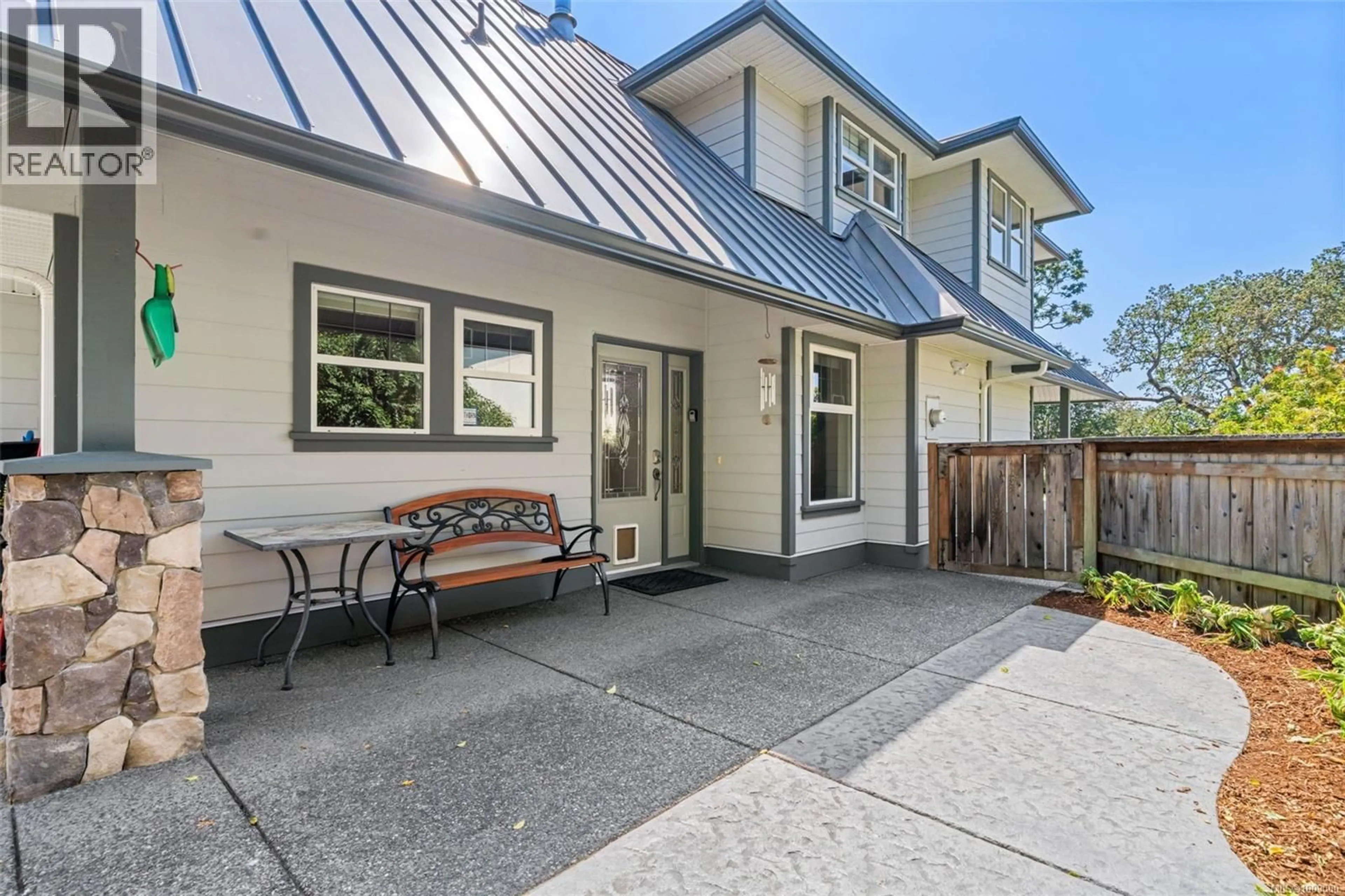 Patio, street for 1286 OCEAN VIEW DRIVE, Saanich British Columbia V8P1J7