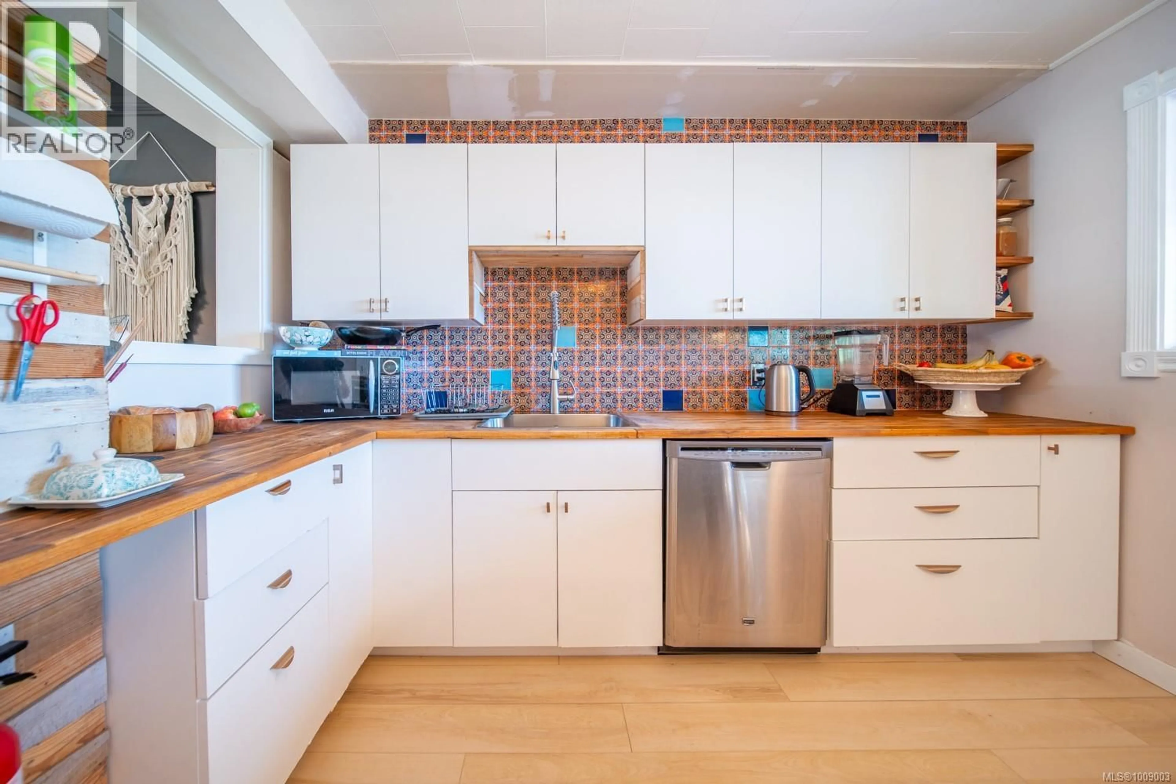 Open concept kitchen, unknown for 632 KENNEDY STREET, Nanaimo British Columbia V9R2J8