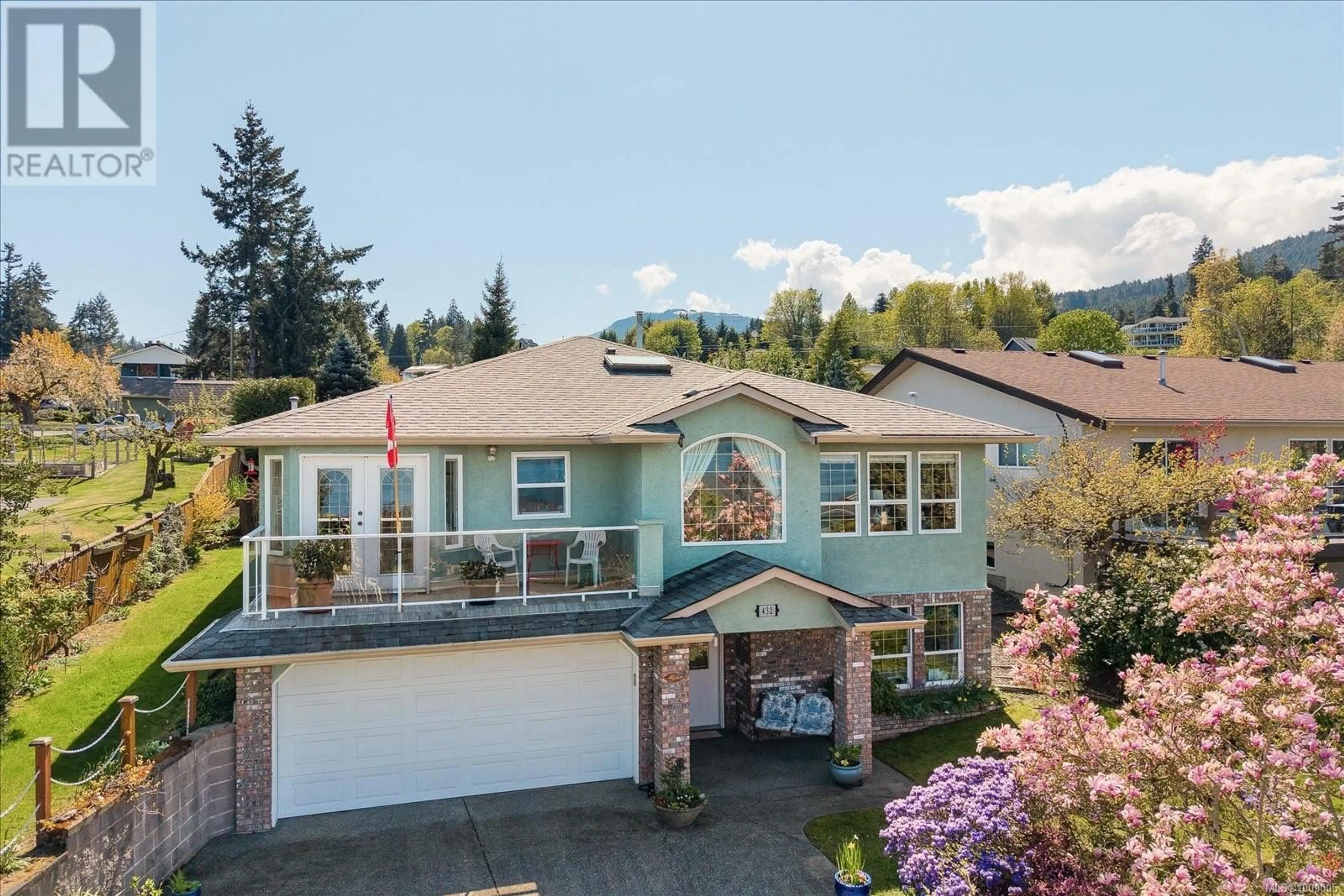 A pic from outside/outdoor area/front of a property/back of a property/a pic from drone, unknown for 432 BLAIR PLACE, Ladysmith British Columbia V9G1Y3