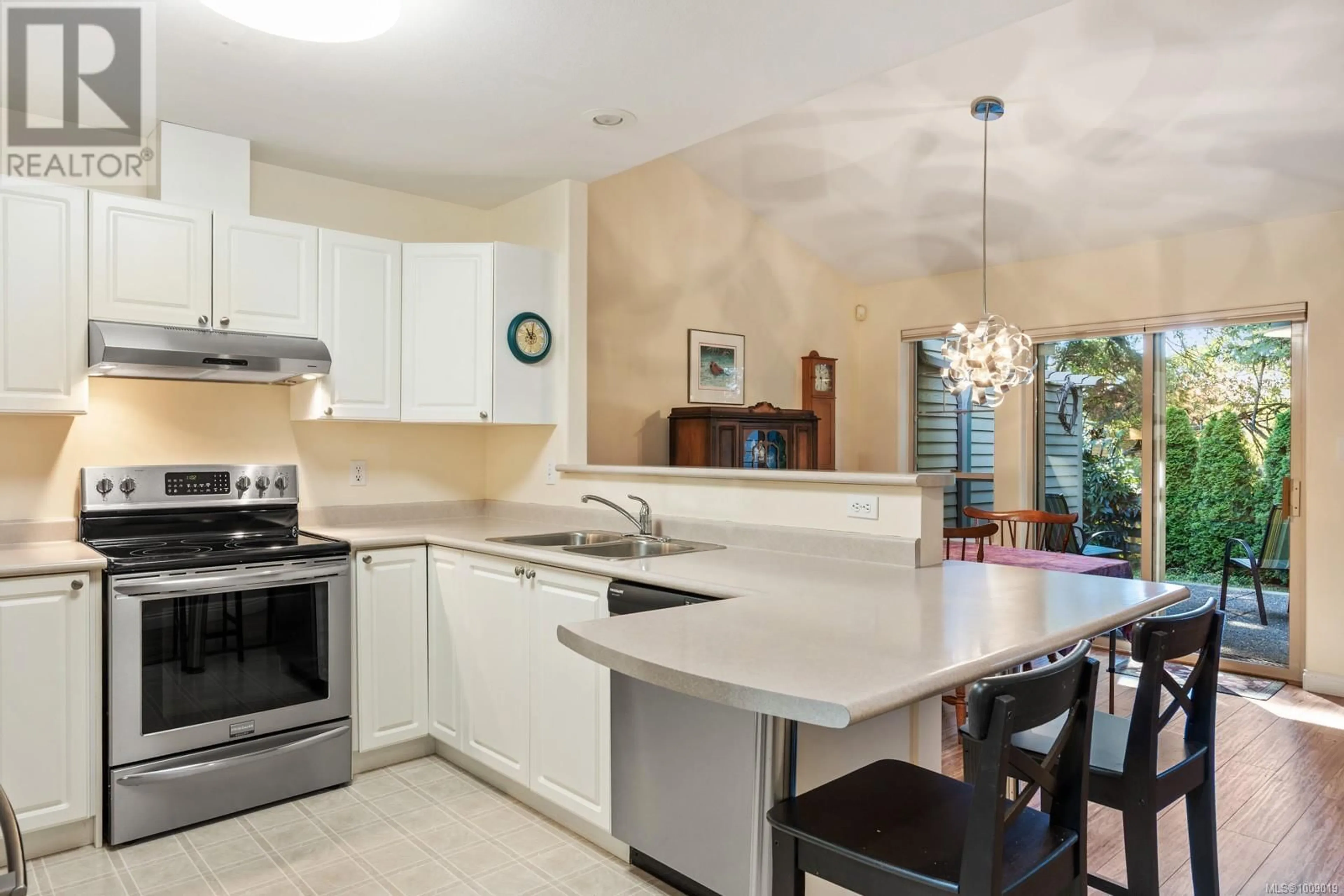 Open concept kitchen, ceramic/tile floor for 1 - 600 ANDERTON ROAD, Comox British Columbia V9M2J3