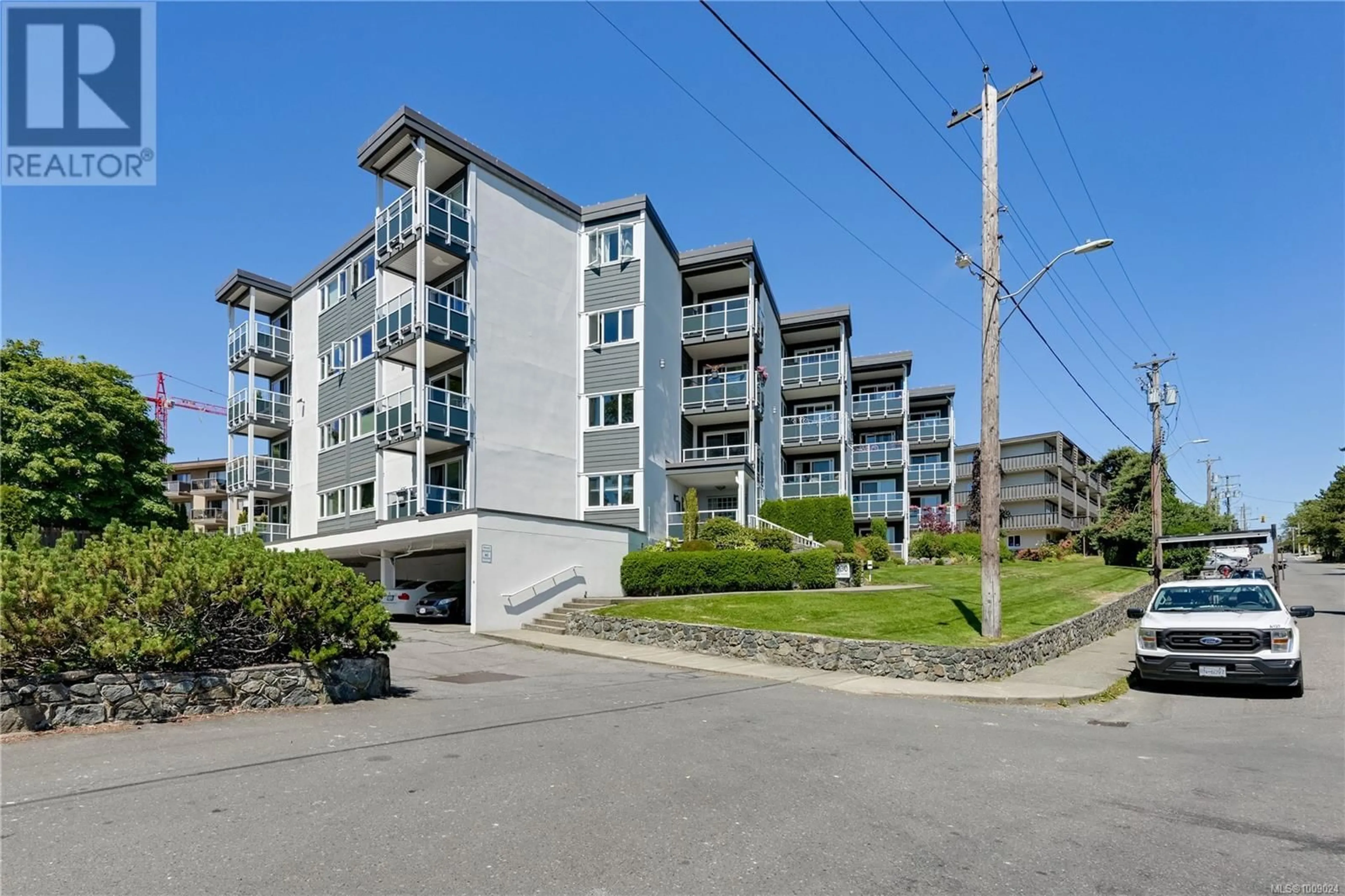 Patio, water/lake/river/ocean view for 233 - 2930 WASHINGTON AVENUE, Victoria British Columbia V9A1P5