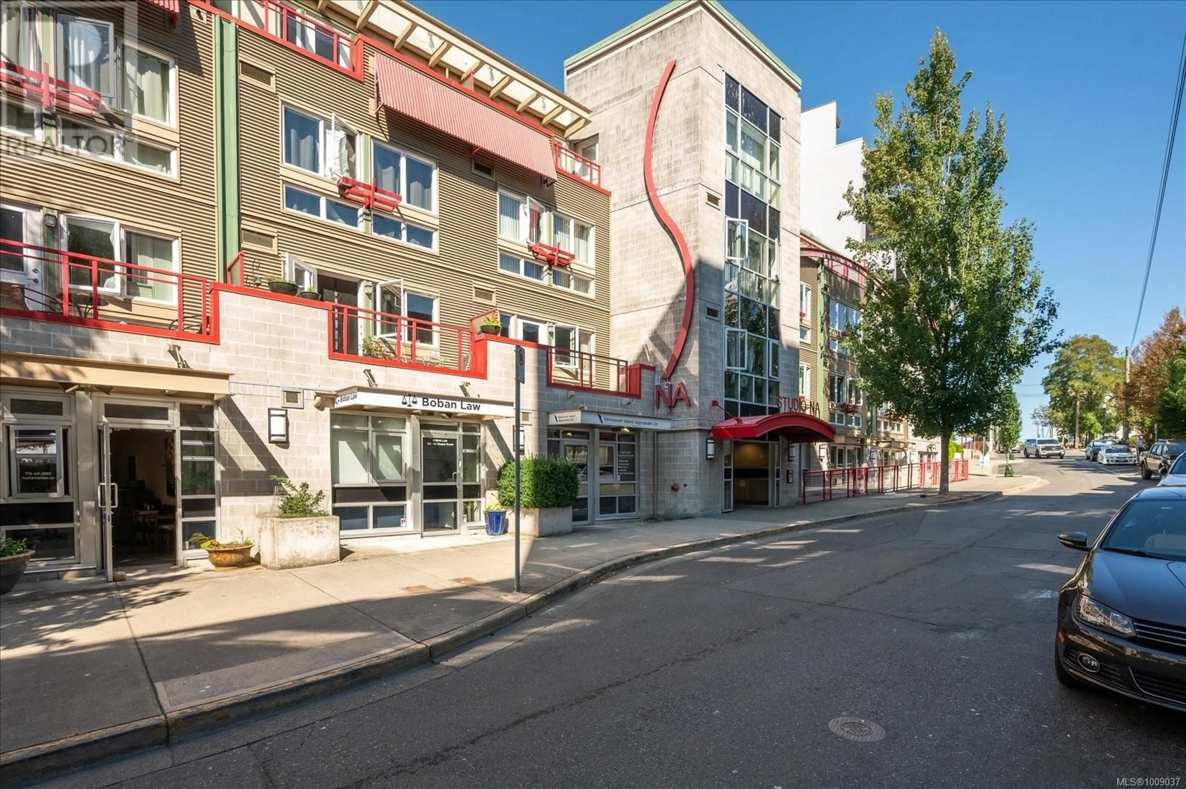 Patio, street for 205 - 99 CHAPEL STREET, Nanaimo British Columbia V9R5H3