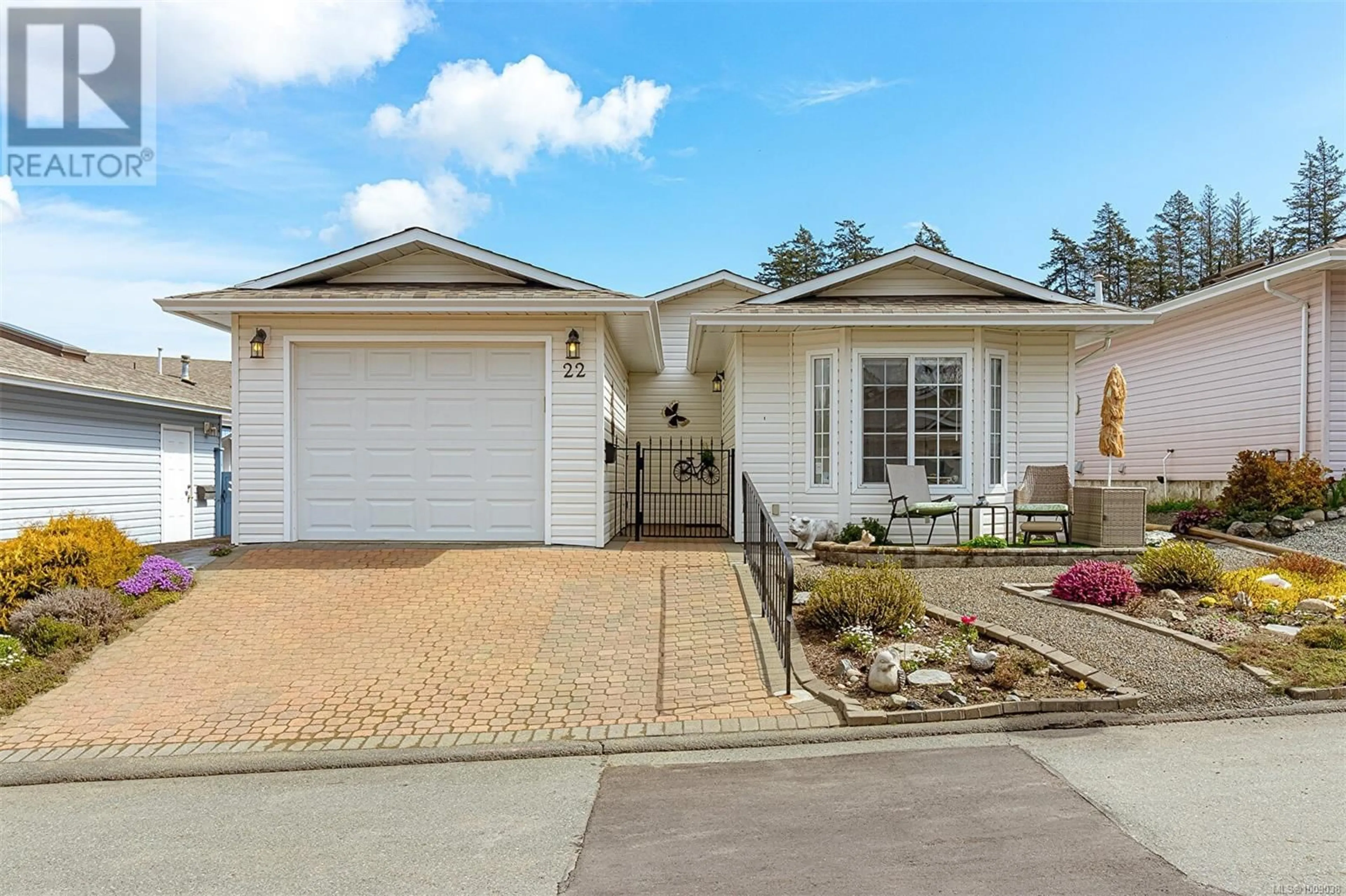 Home with vinyl exterior material, street for 22 EAGLE LANE, View Royal British Columbia V9A7M2