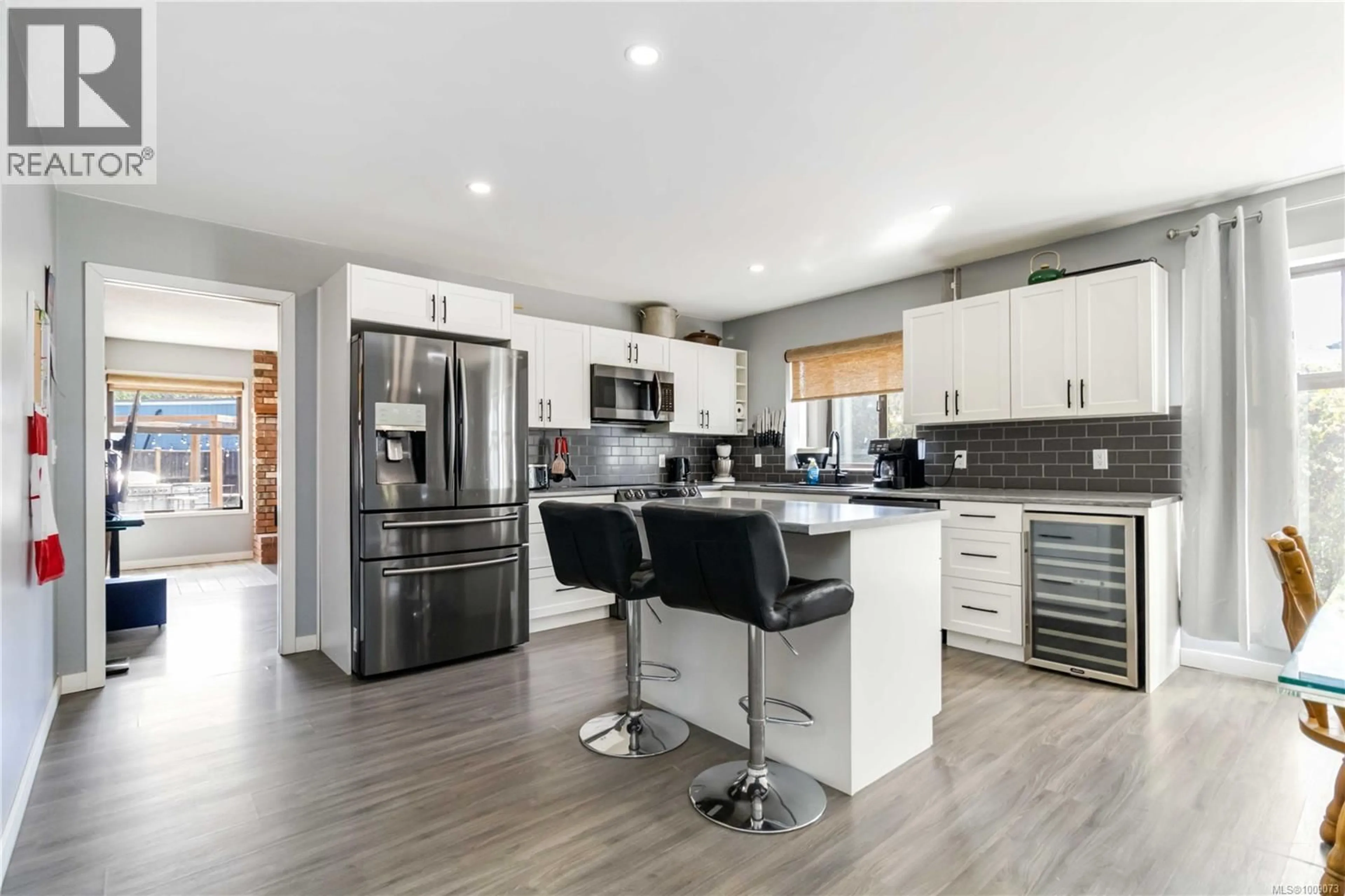 Open concept kitchen, unknown for 3377 ALFRED PLACE, Colwood British Columbia V9C3J4