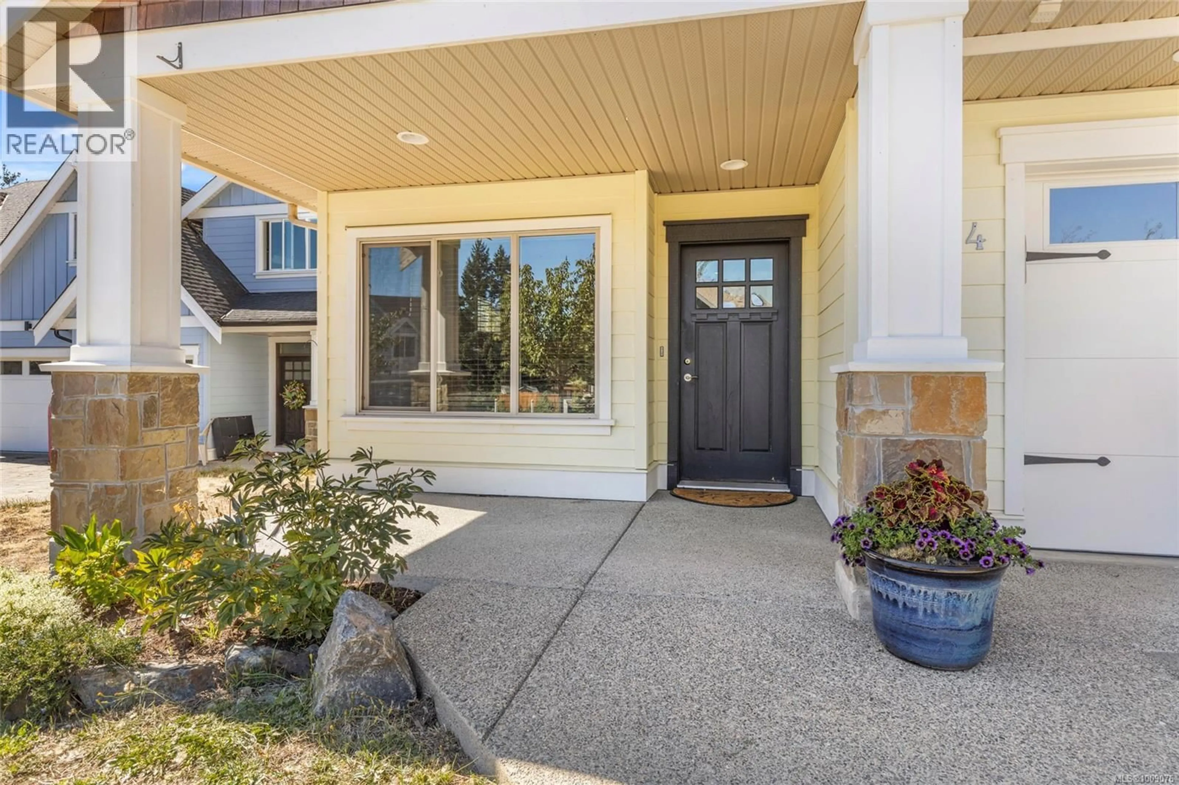 Indoor entryway for 2514 PROSPECTOR WAY, Langford British Columbia V9B0M3