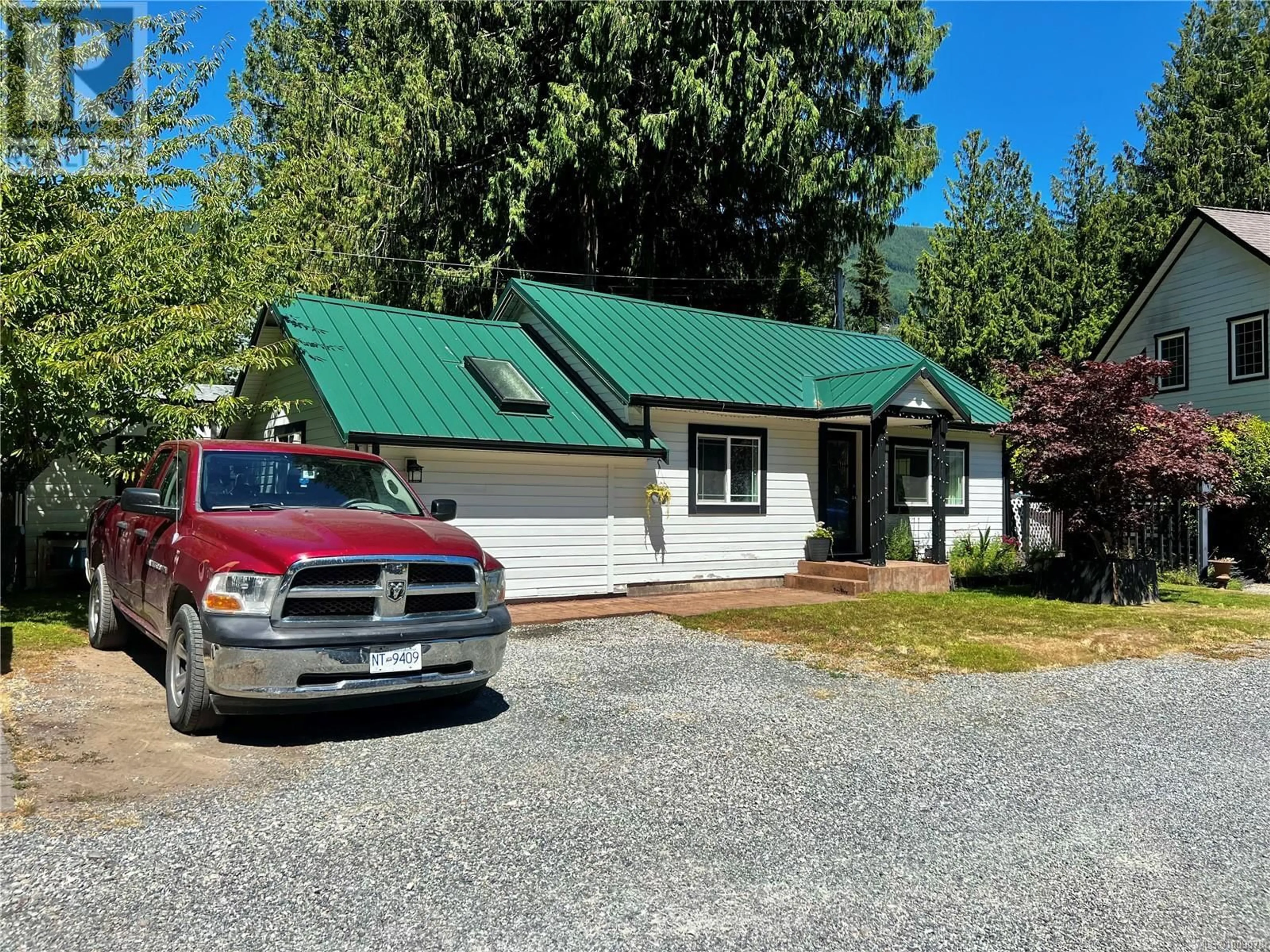 A pic from outside/outdoor area/front of a property/back of a property/a pic from drone, street for 4 - 77 NELSON ROAD, Lake Cowichan British Columbia V0R2G0