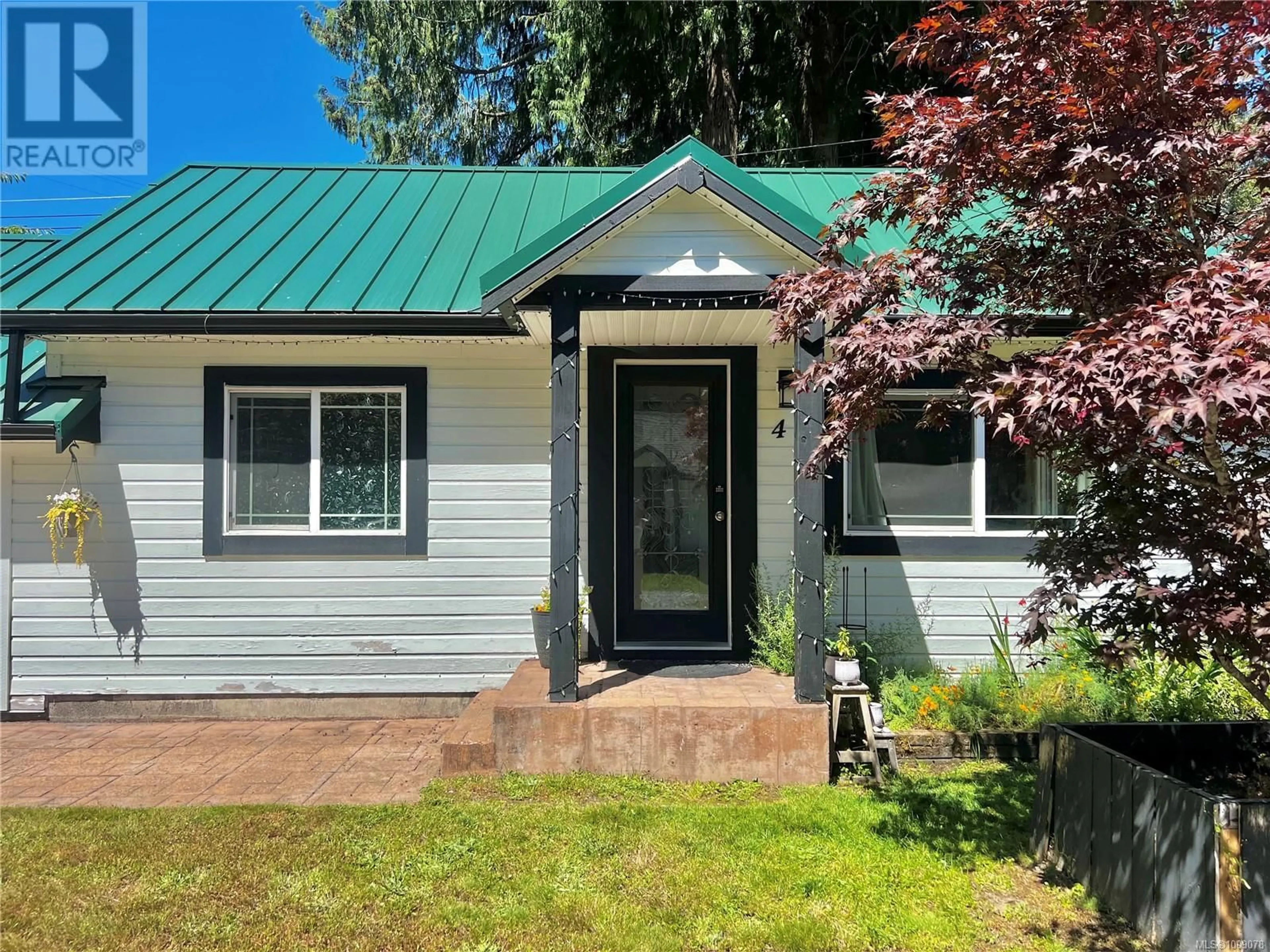 Home with vinyl exterior material, street for 4 - 77 NELSON ROAD, Lake Cowichan British Columbia V0R2G0