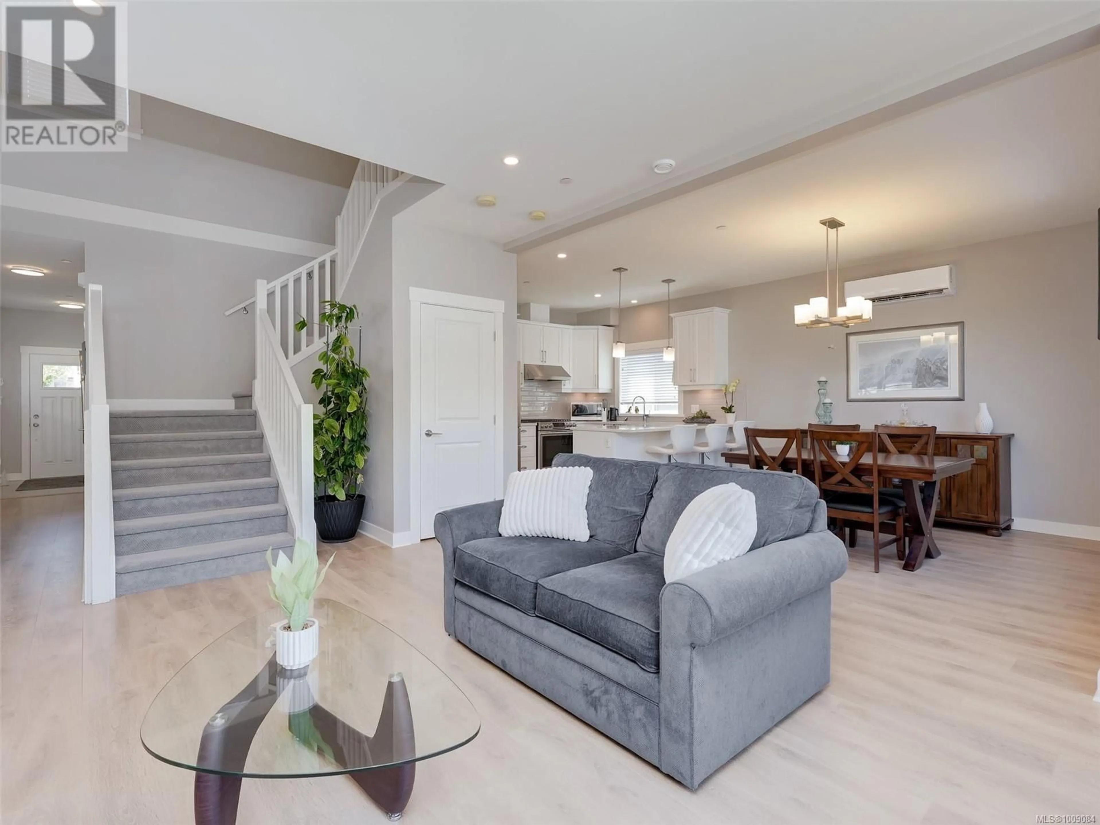 Living room with furniture, unknown for 1160 SMOKEHOUSE CRESCENT EAST, Langford British Columbia V9C0M6