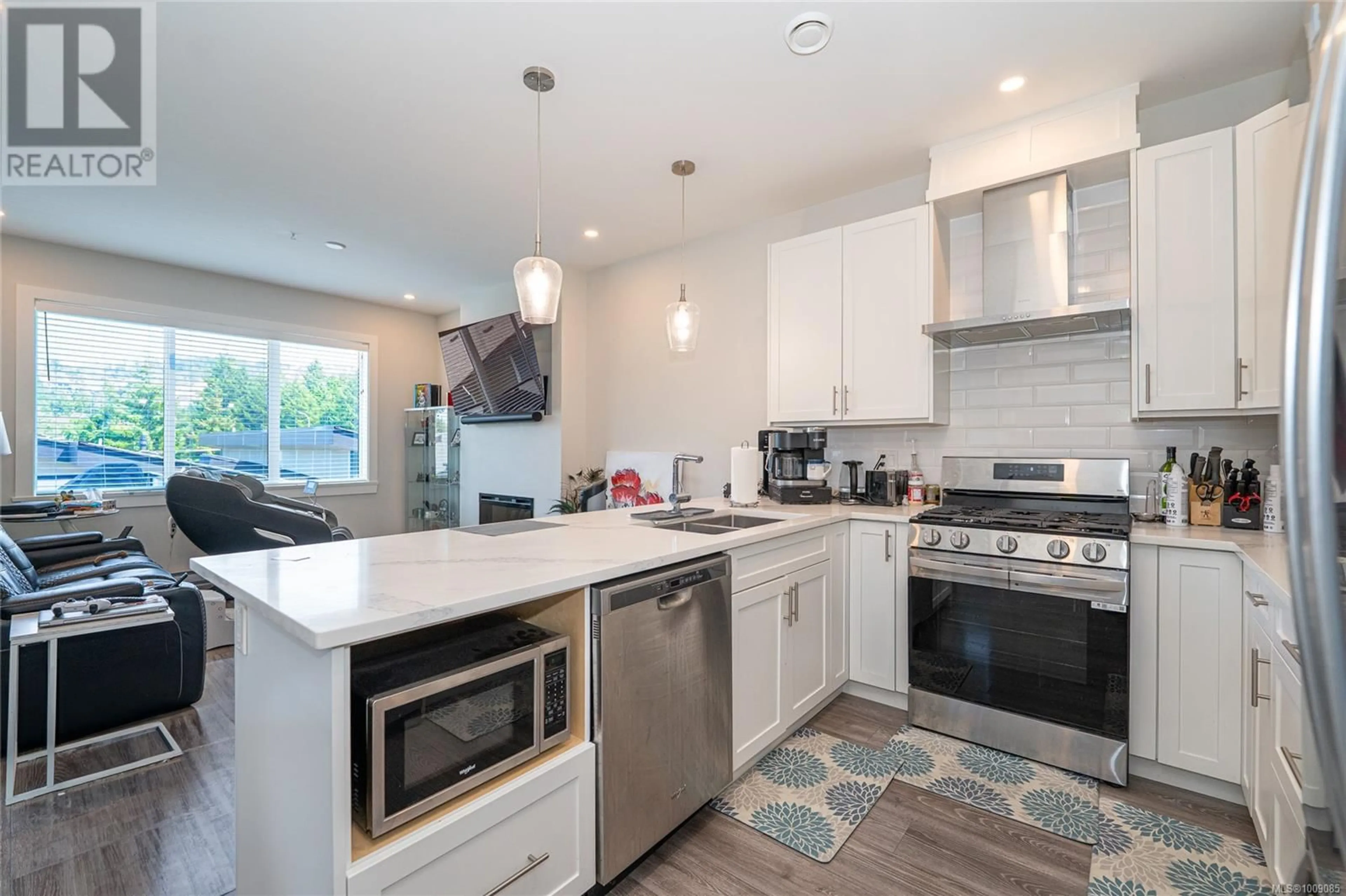 Open concept kitchen, unknown for 624 SELWYN CLOSE, Langford British Columbia V0V0V0