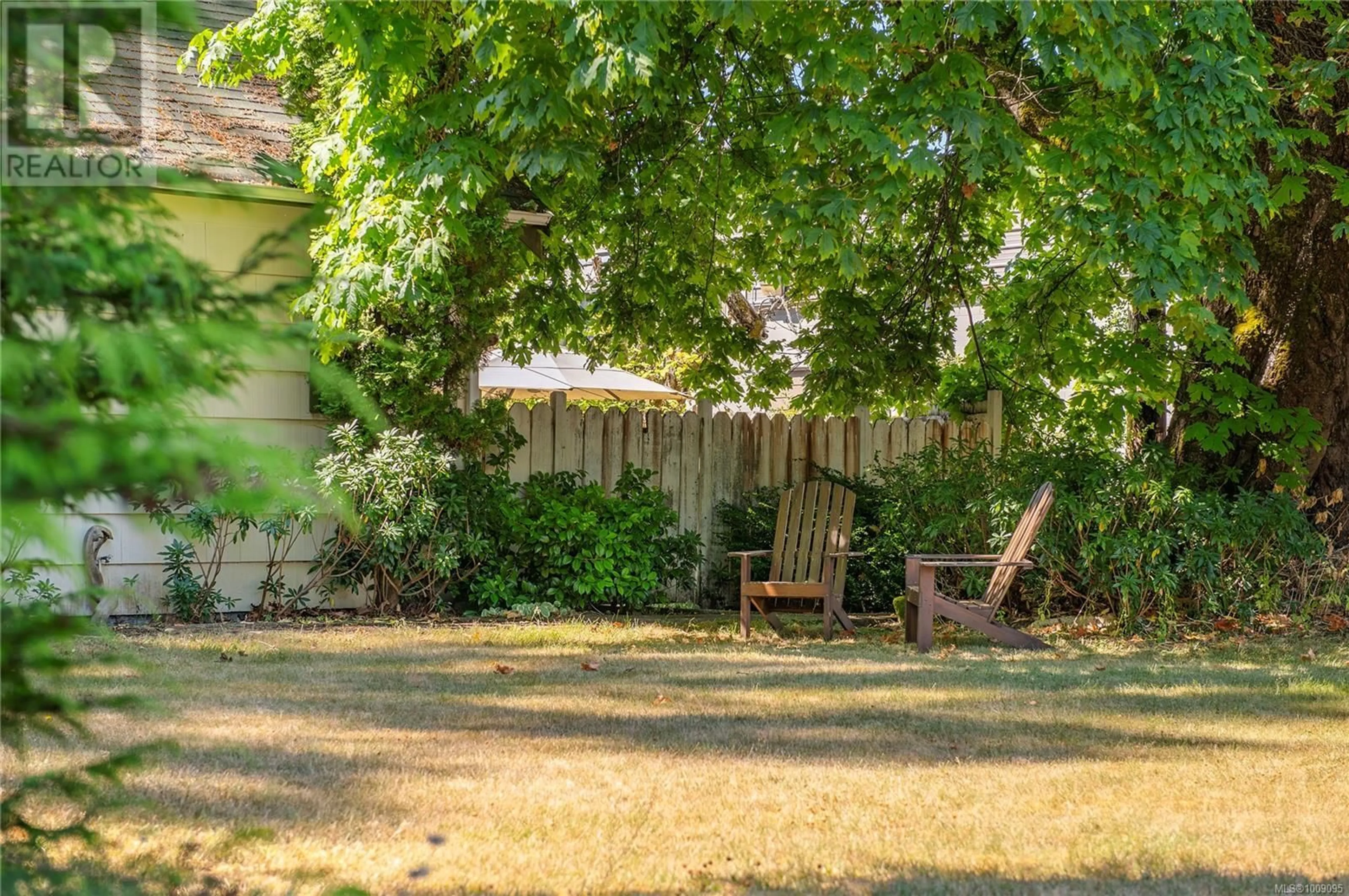 Patio, street for 1963 BUENA VISTA AVENUE, Comox British Columbia V9M1Y1