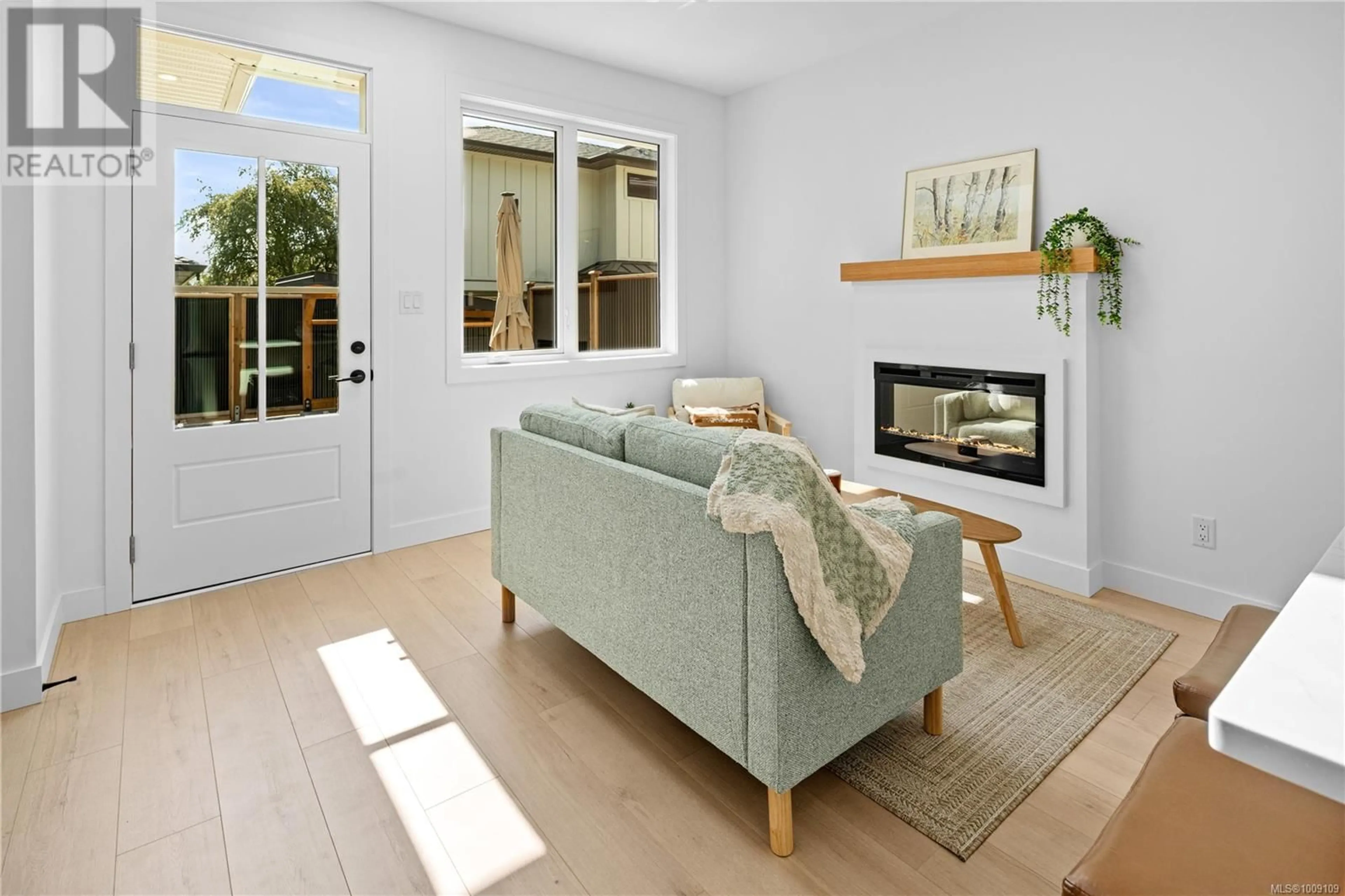Living room with furniture, unknown for C - 568 KAY STREET, Saanich British Columbia V8Z2L3