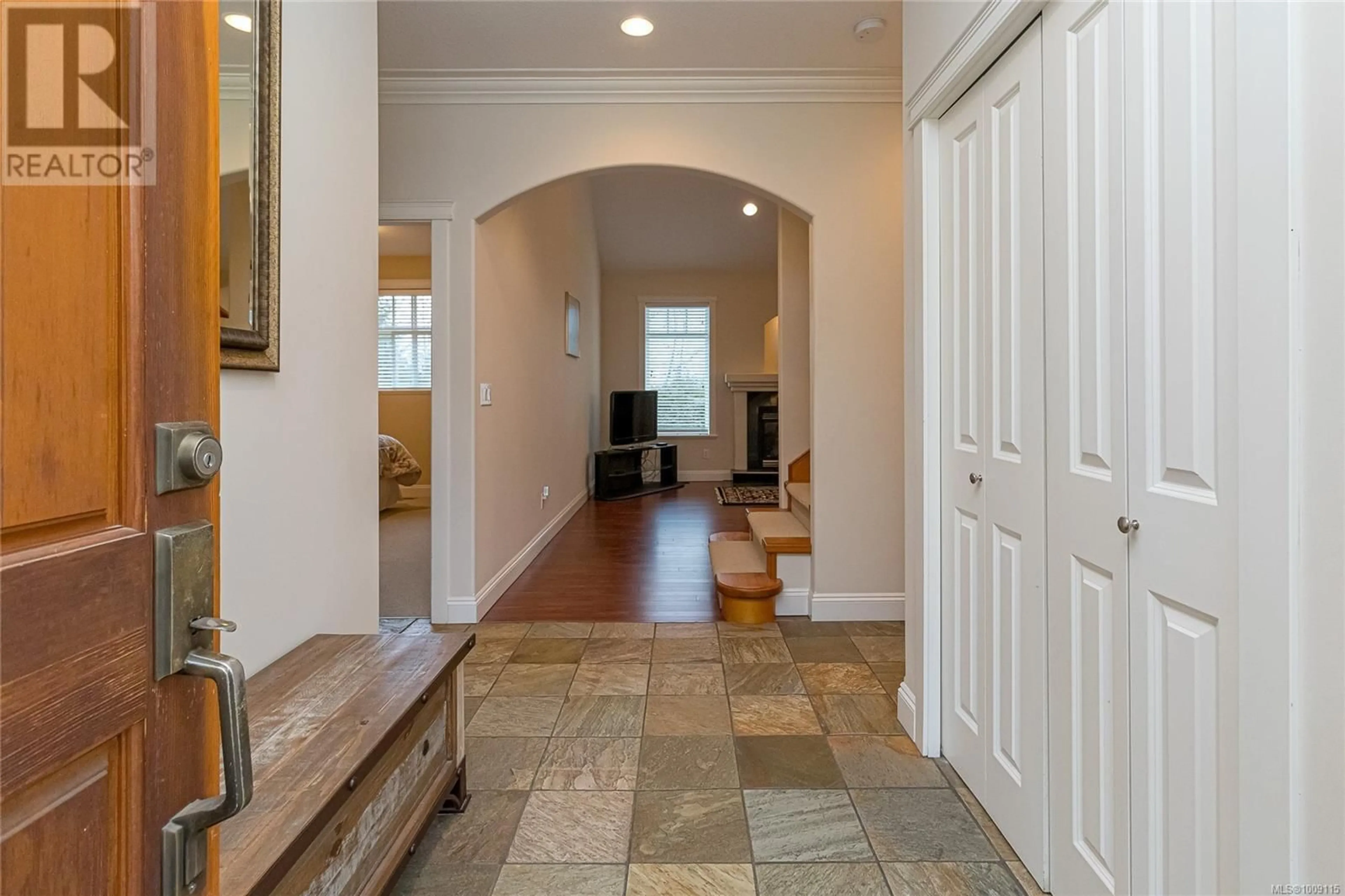 Indoor entryway for 2559 MYLES LAKE ROAD, Nanaimo British Columbia V9X1E7