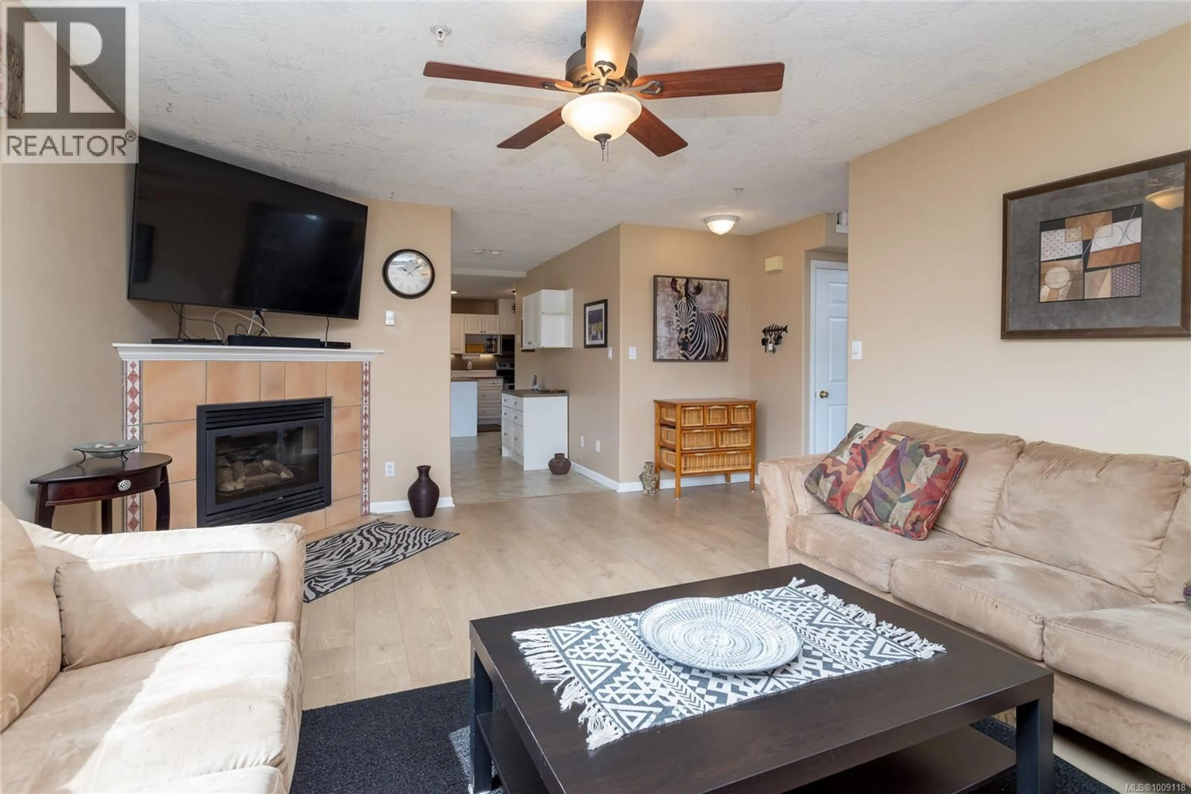 Living room with furniture, ceramic/tile floor for 153 MOCHA TERRACE, Langford British Columbia V9B5T3