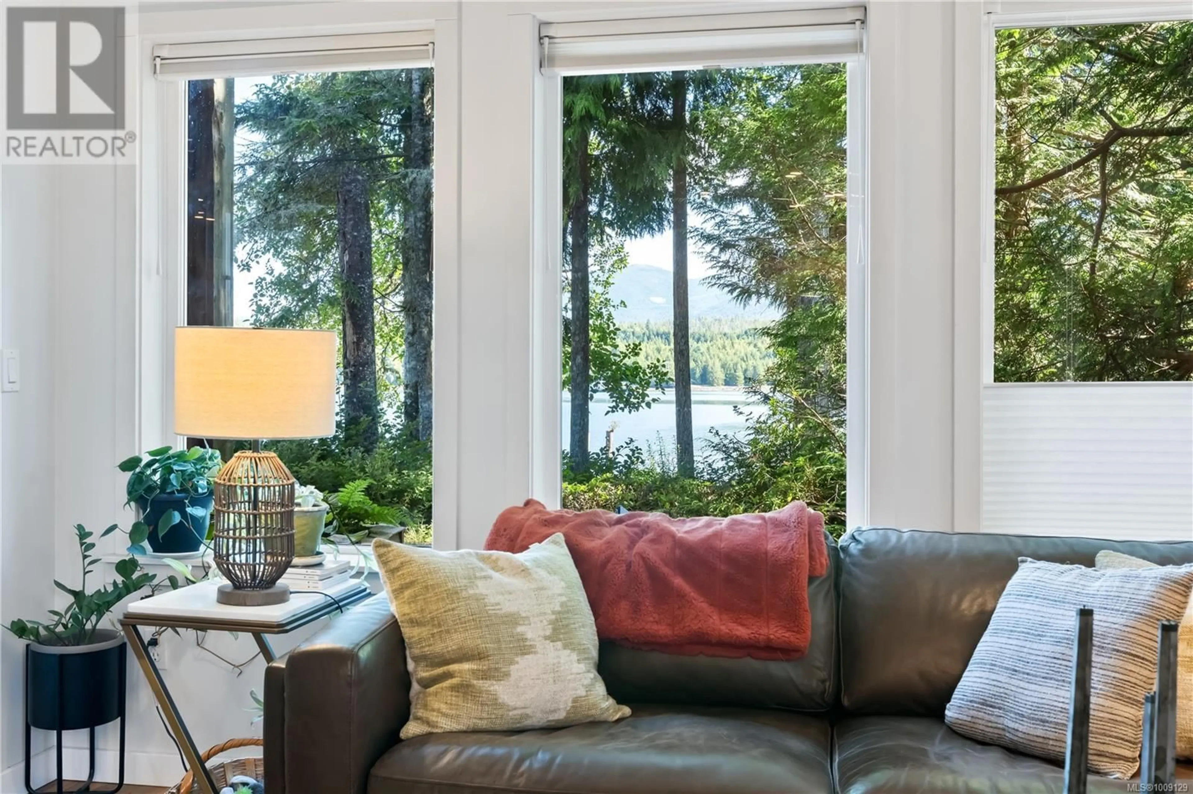 Living room with furniture, unknown for 208 - 1971 HARBOUR DRIVE, Ucluelet British Columbia V0R3A0
