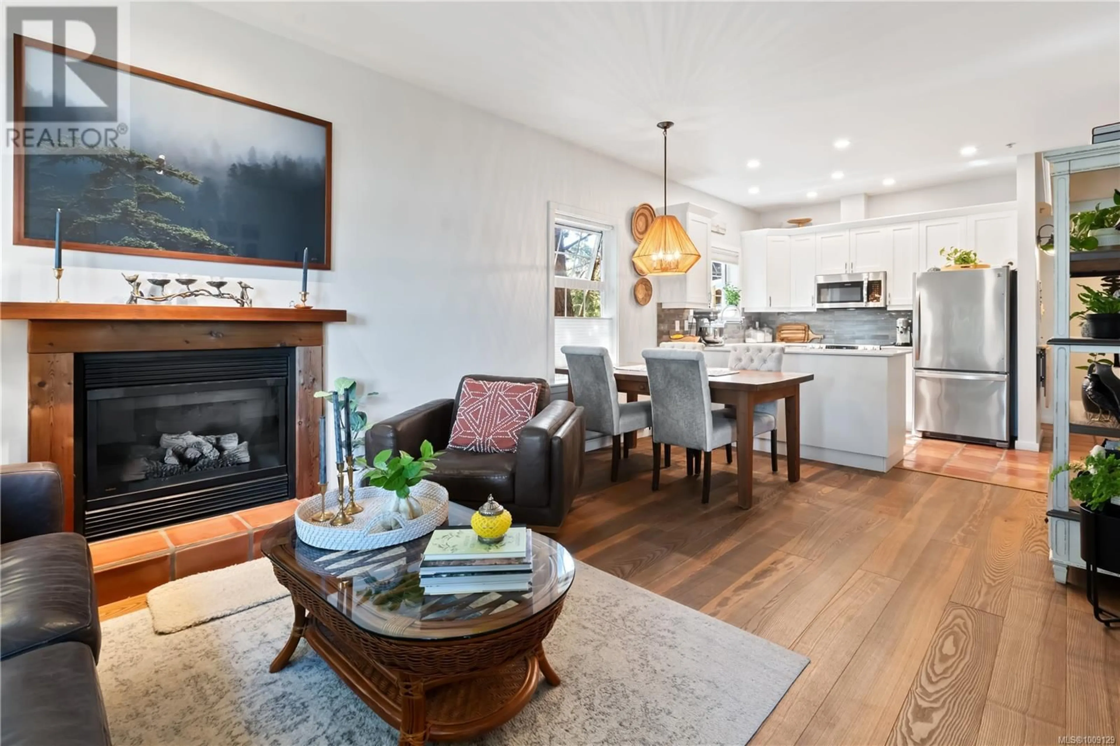 Open concept kitchen, wood/laminate floor for 208 - 1971 HARBOUR DRIVE, Ucluelet British Columbia V0R3A0