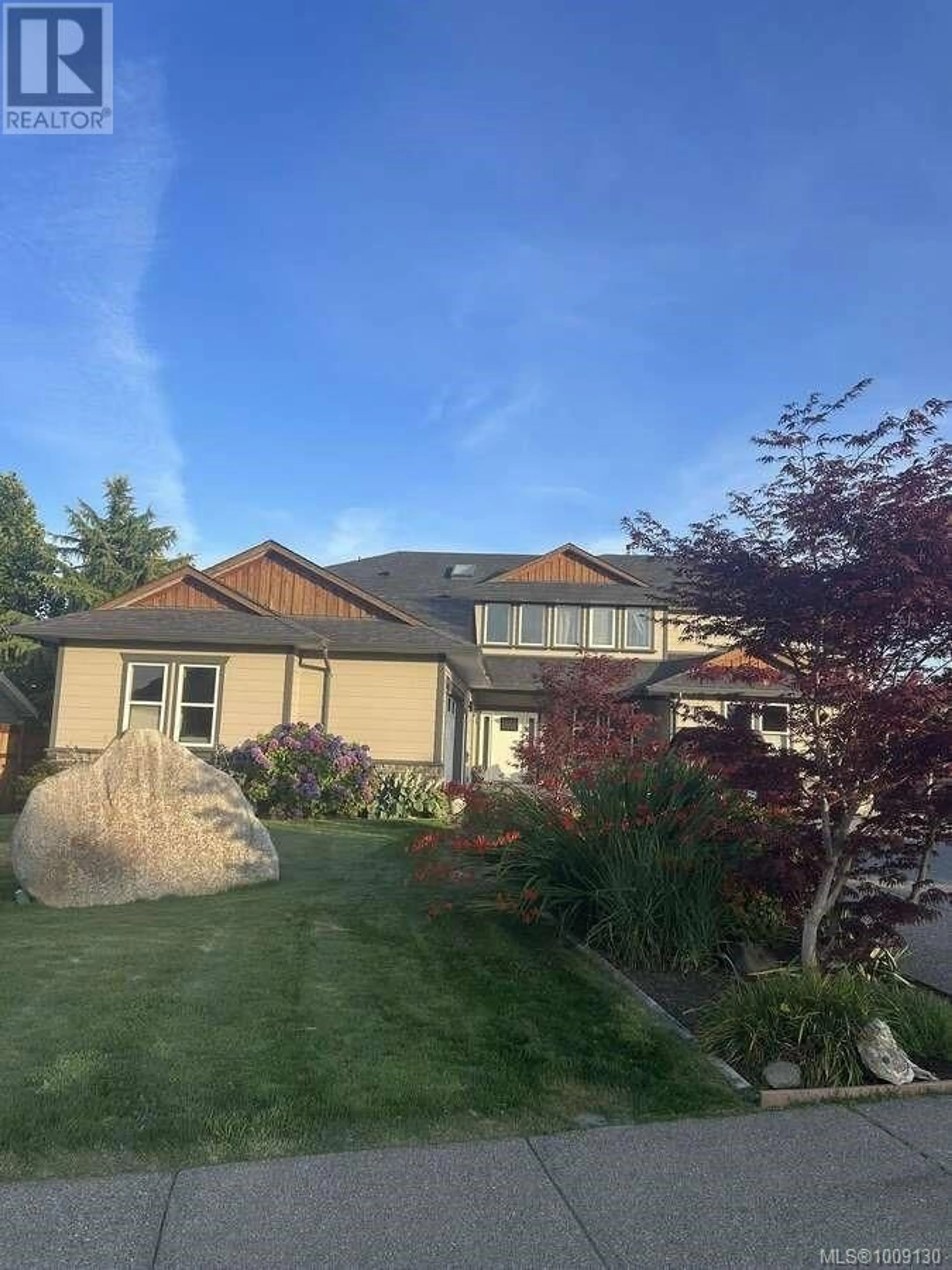 A pic from outside/outdoor area/front of a property/back of a property/a pic from drone, unknown for 103 OREGON ROAD, Campbell River British Columbia V9W8G8