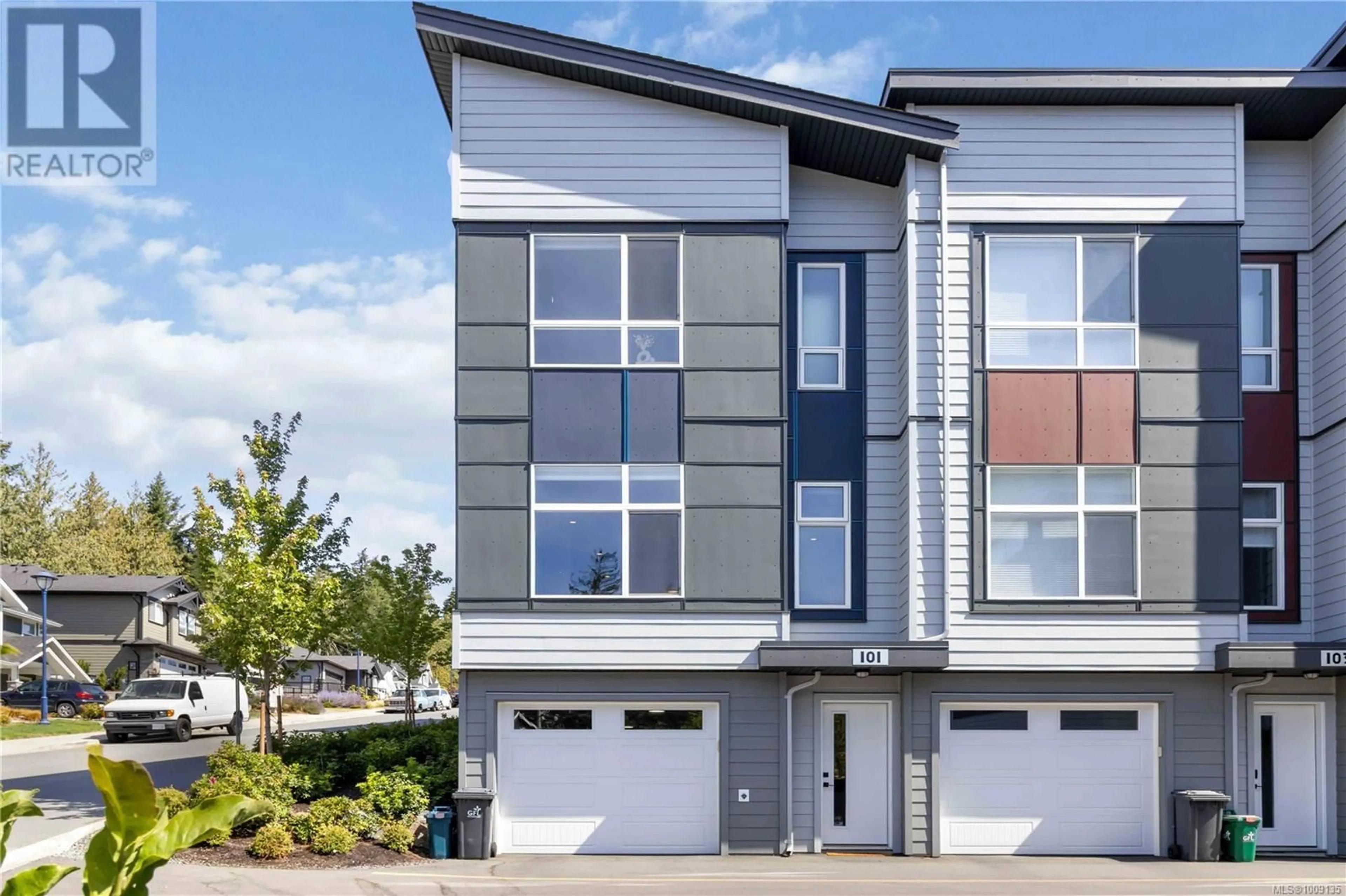 Home with vinyl exterior material, street for 101 - 2120 TRIANGLE TRAIL, Langford British Columbia V9C0R2