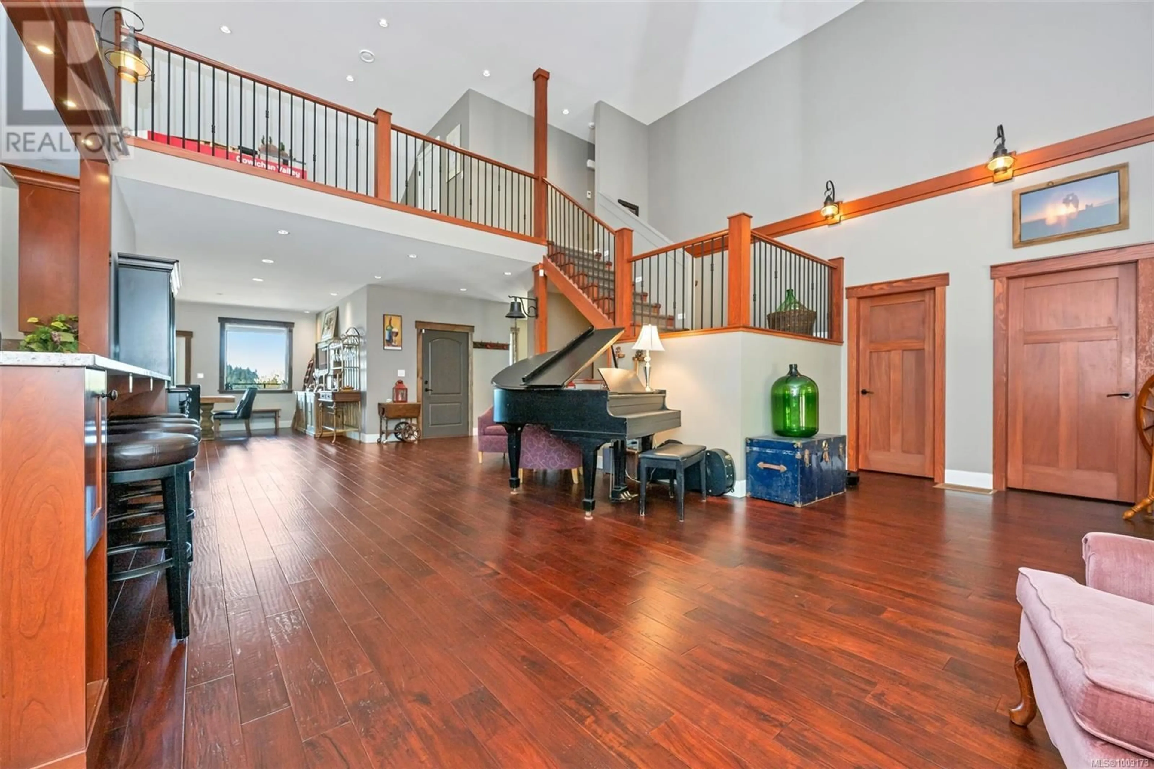 Indoor foyer for 263 TAL ROAD, Lake Cowichan British Columbia V0R2G0