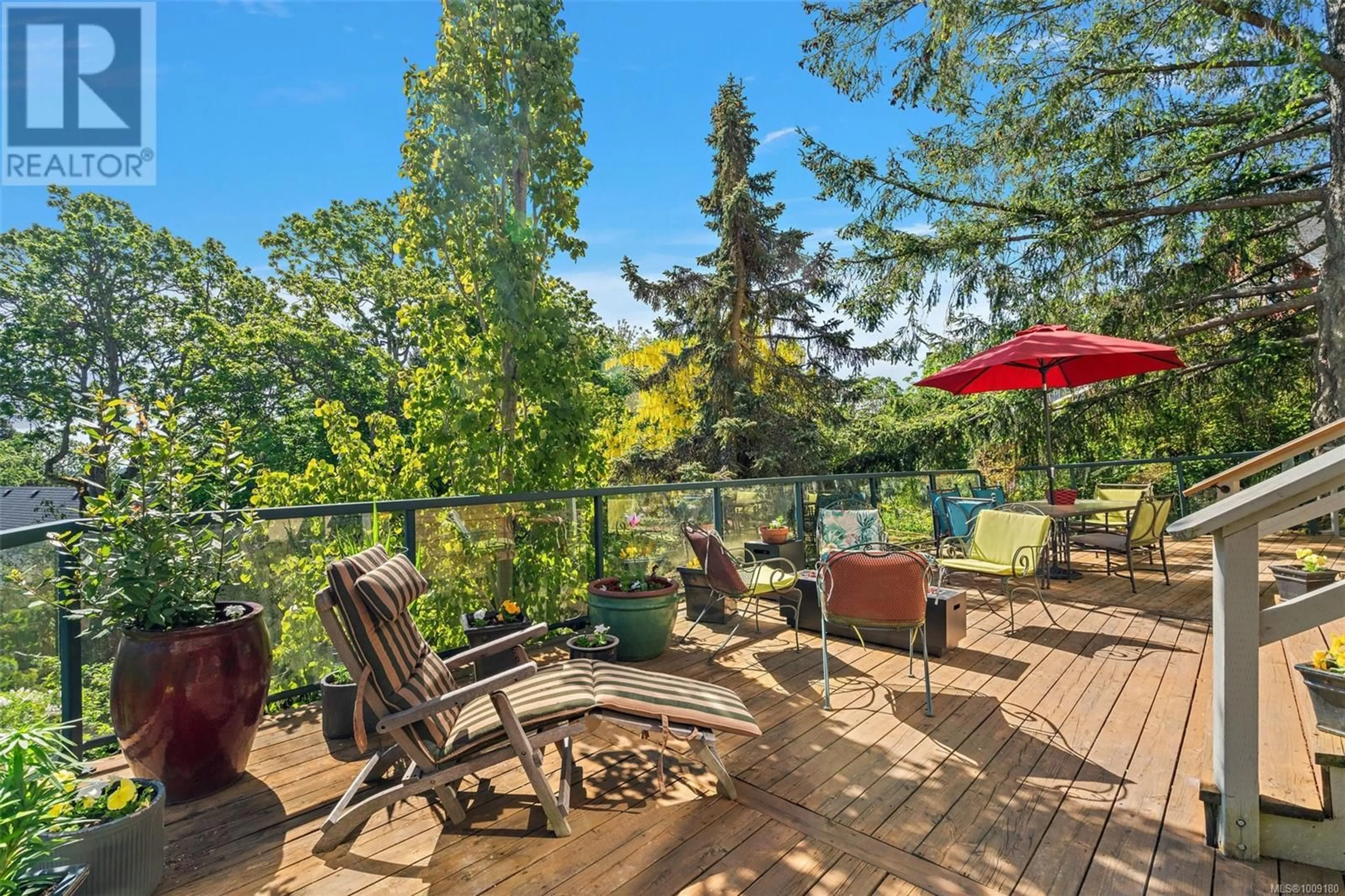 Patio, water/lake/river/ocean view for 1019 TERRACE AVENUE, Victoria British Columbia V8S3V2