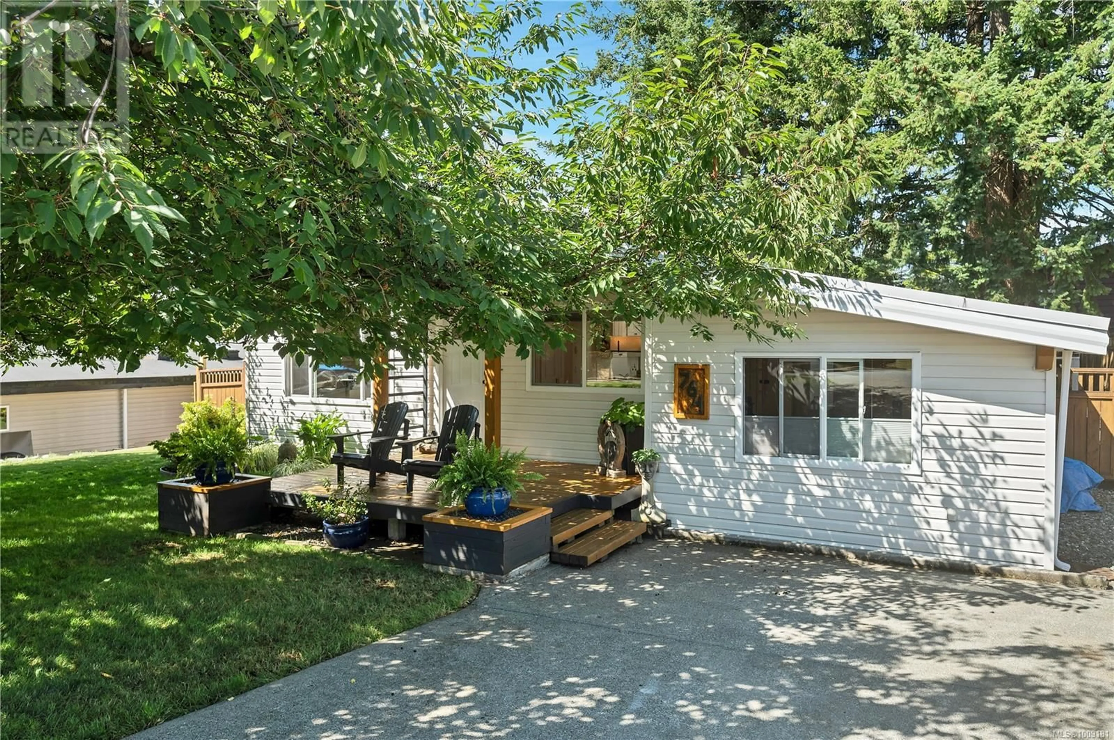 Patio, street for 764 KALMAR ROAD, Campbell River British Columbia V9W5S4