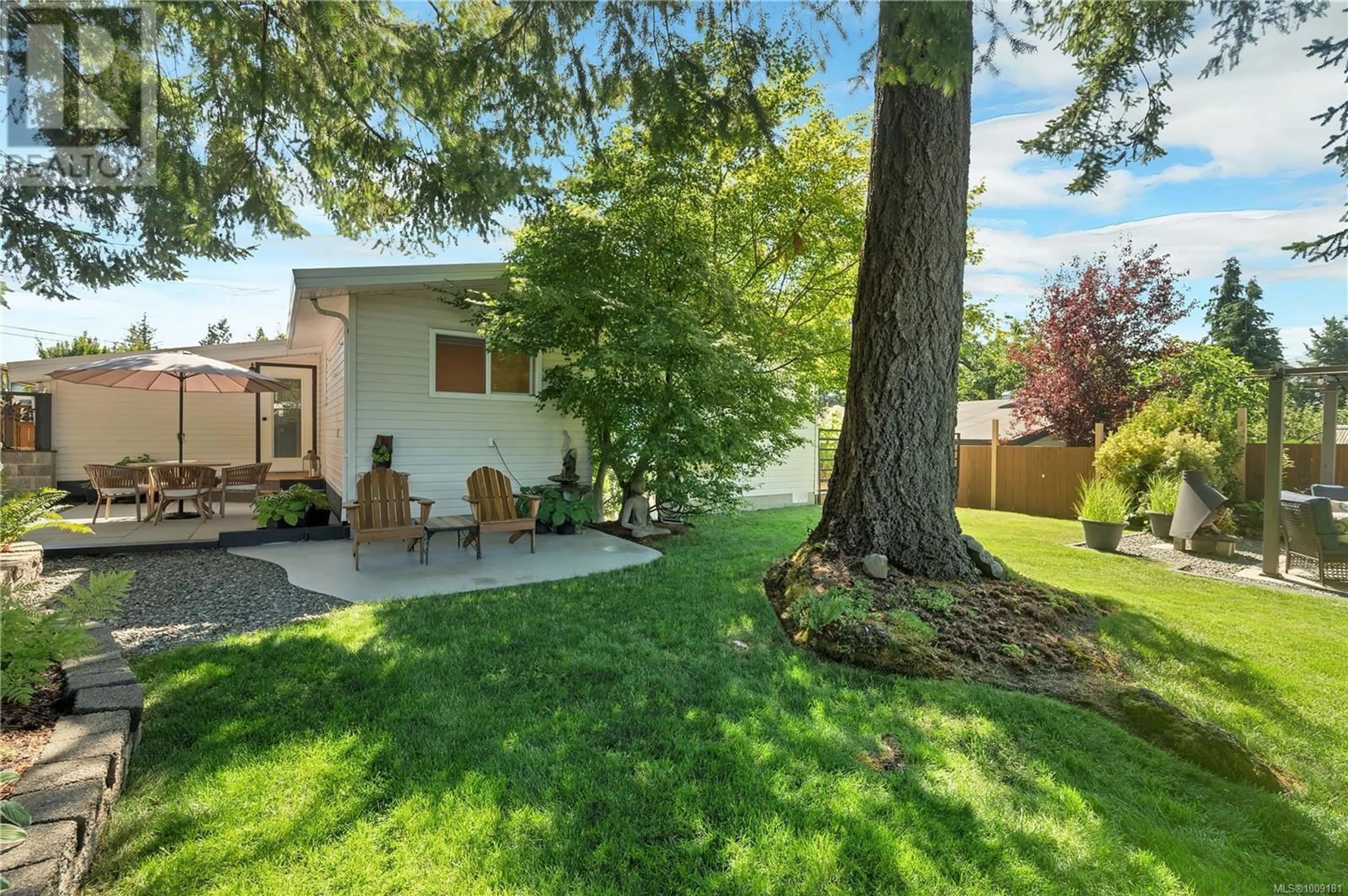Patio, street for 764 KALMAR ROAD, Campbell River British Columbia V9W5S4