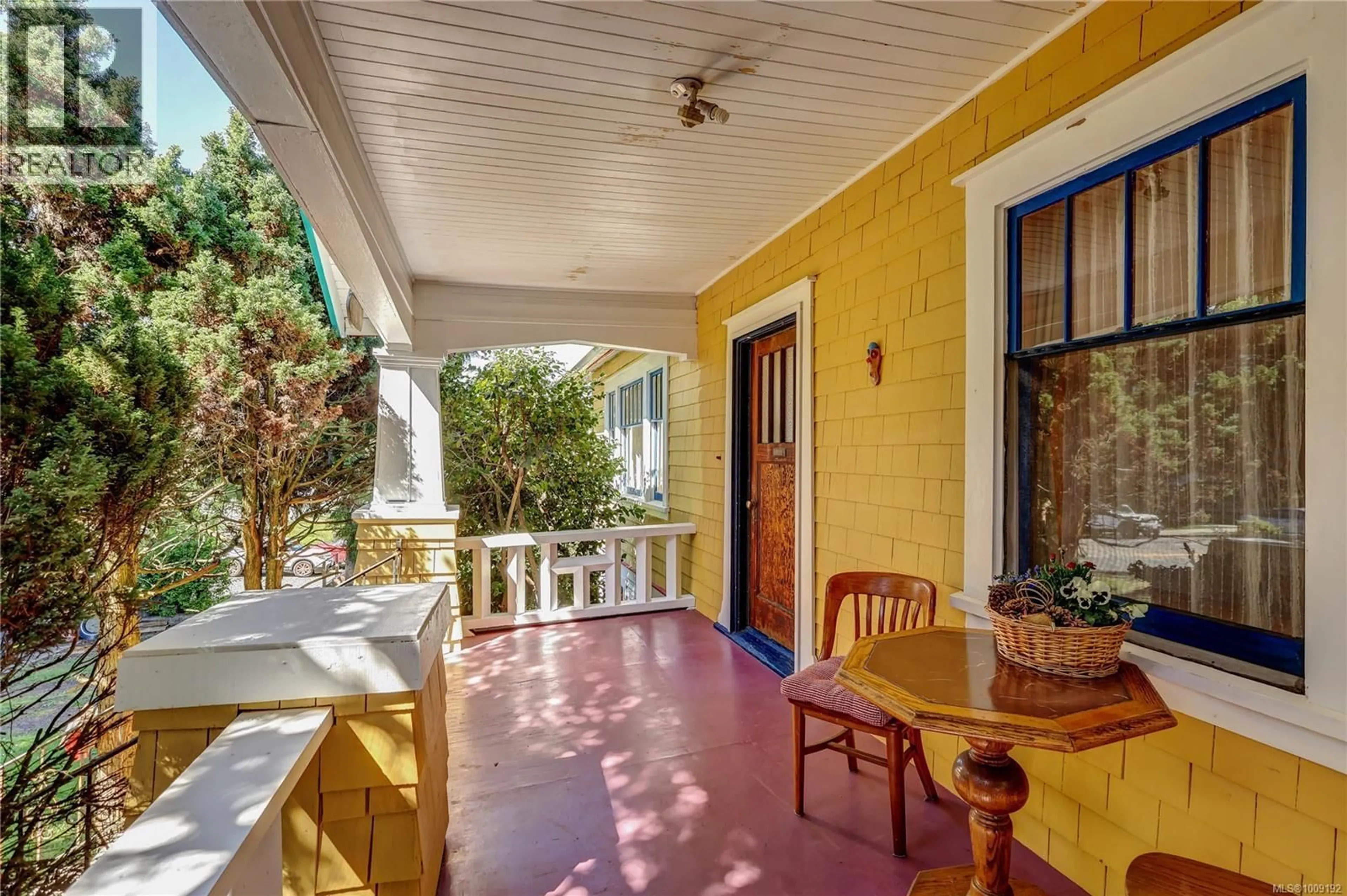 Patio, street for 660 THIRD STREET, Nanaimo British Columbia V9R1W8