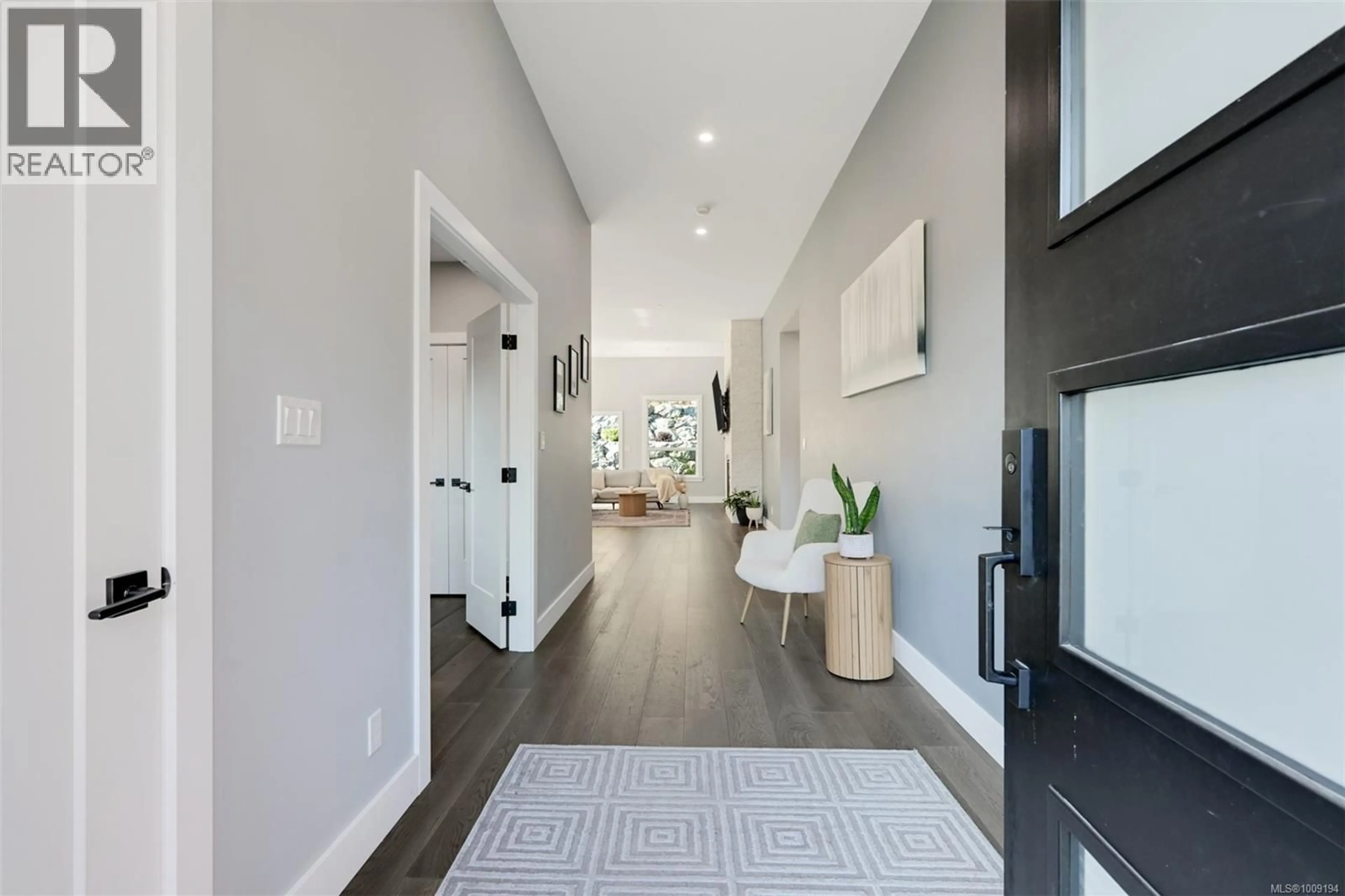Indoor entryway for 847 BUCKTAIL ROAD, Mill Bay British Columbia V0R2P1