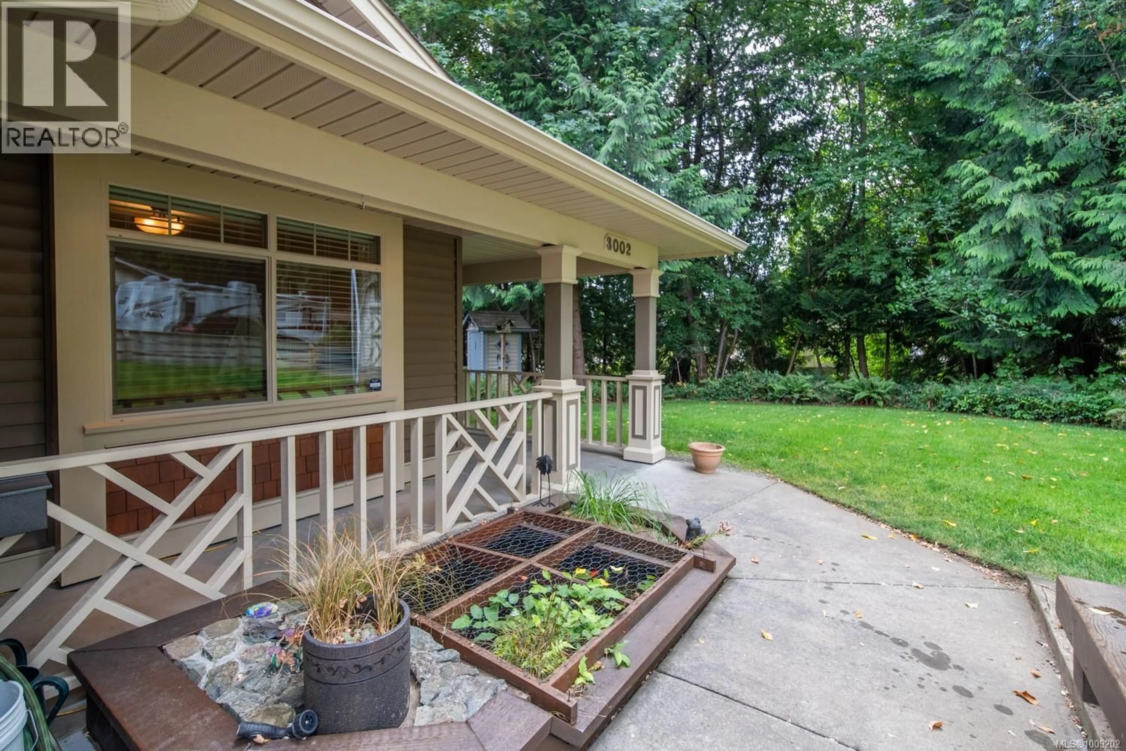 Patio, unknown for 3002 CHARLES STREET, Nanaimo British Columbia V9T2Y1