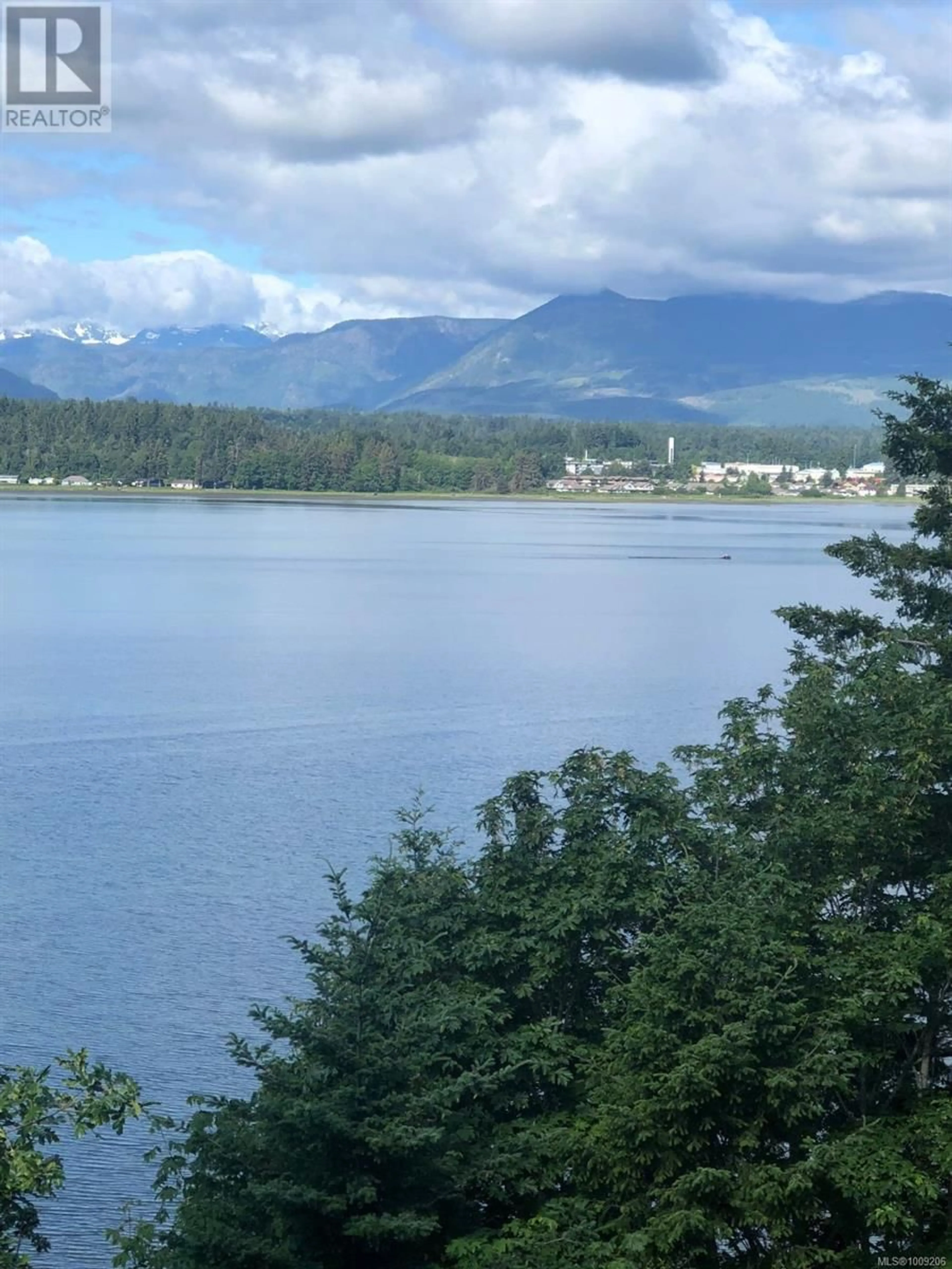 Blurry image for 305 - 2275 COMOX AVENUE, Comox British Columbia V9M1X6