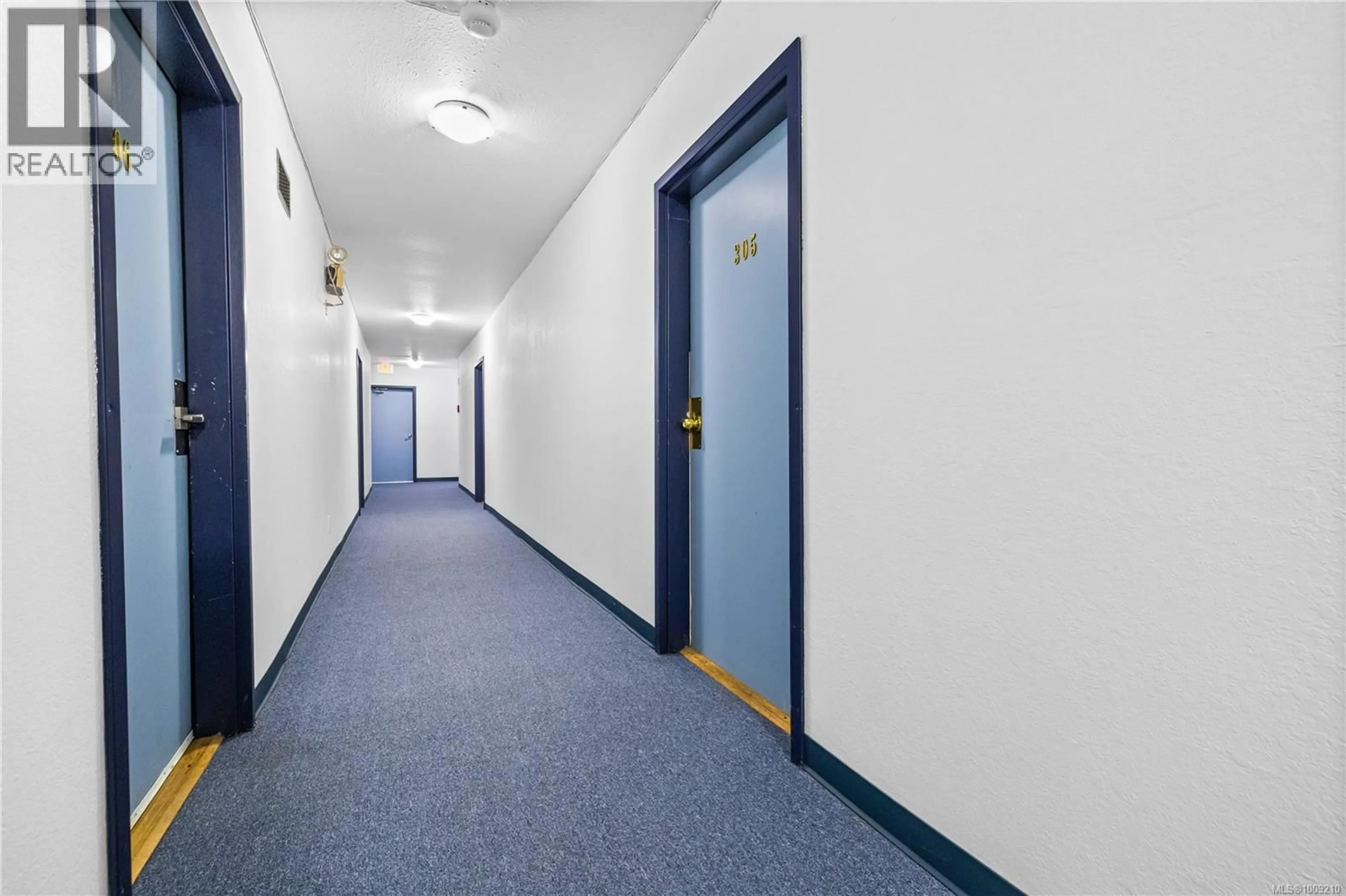 Indoor foyer for 305 - 611 MACMILLAN DRIVE, Sayward British Columbia V0N1A0