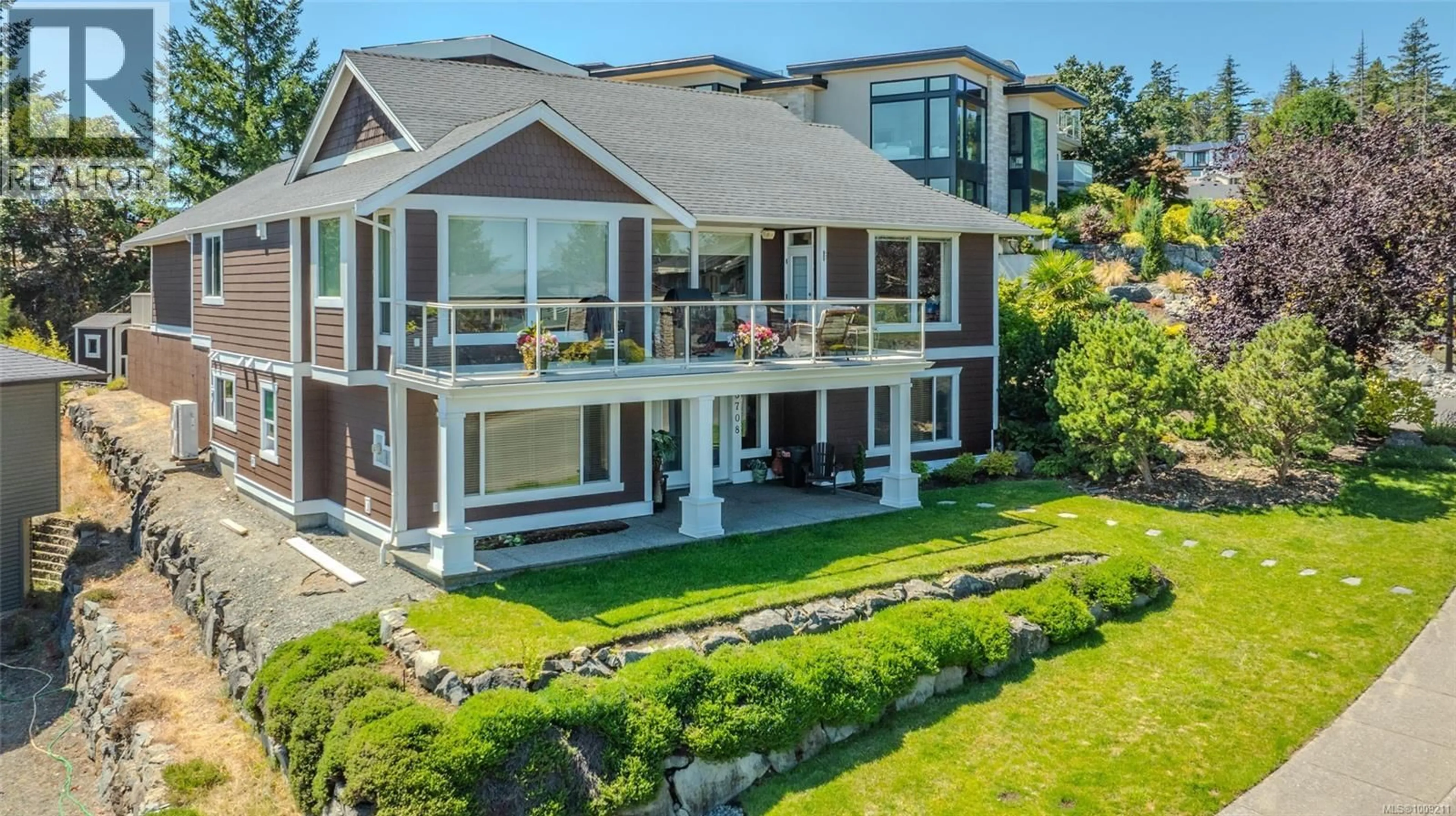 A pic from outside/outdoor area/front of a property/back of a property/a pic from drone, water/lake/river/ocean view for 3708 GLEN OAKS DRIVE, Nanaimo British Columbia V9T6H2
