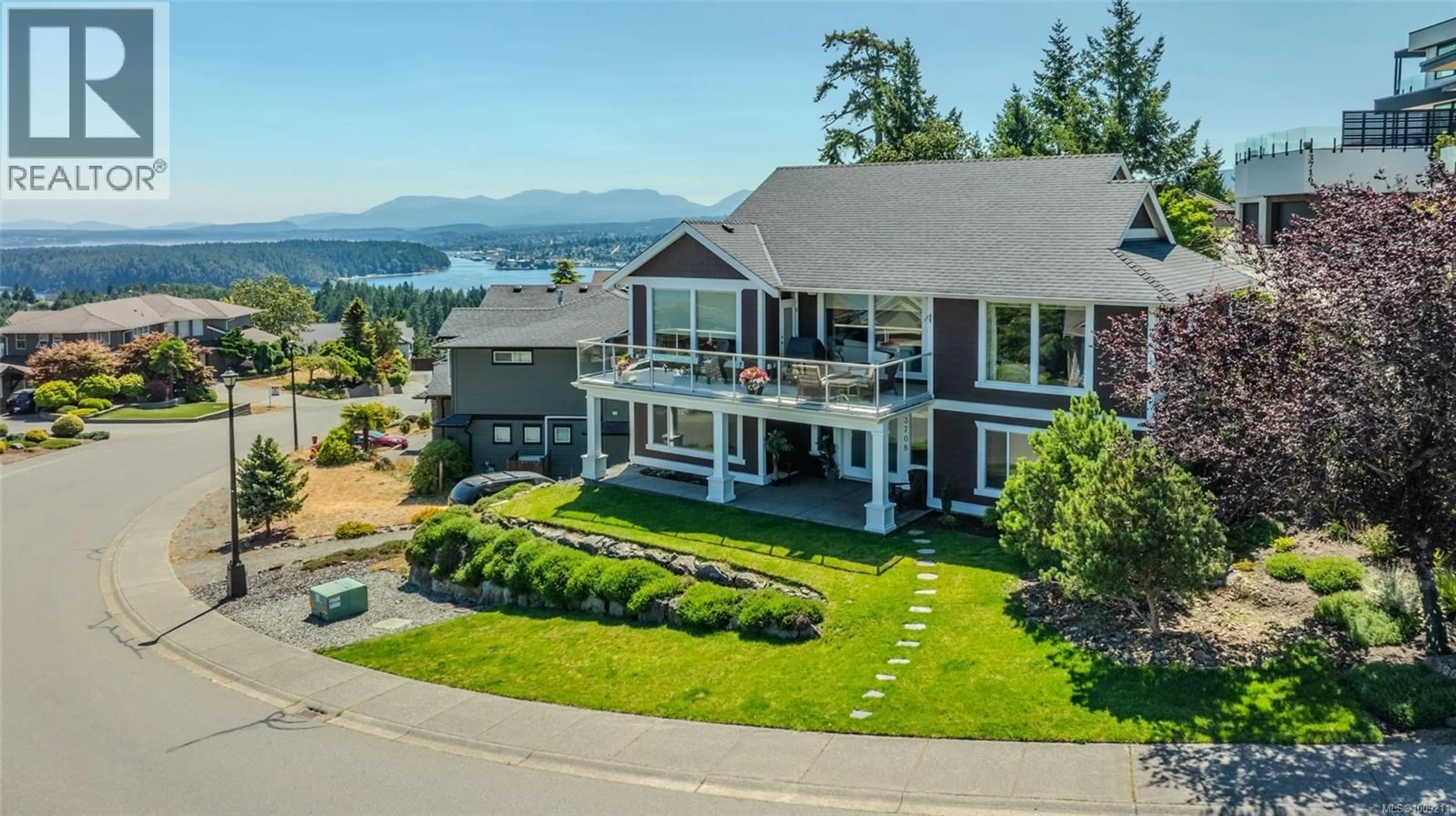 A pic from outside/outdoor area/front of a property/back of a property/a pic from drone, water/lake/river/ocean view for 3708 GLEN OAKS DRIVE, Nanaimo British Columbia V9T6H2