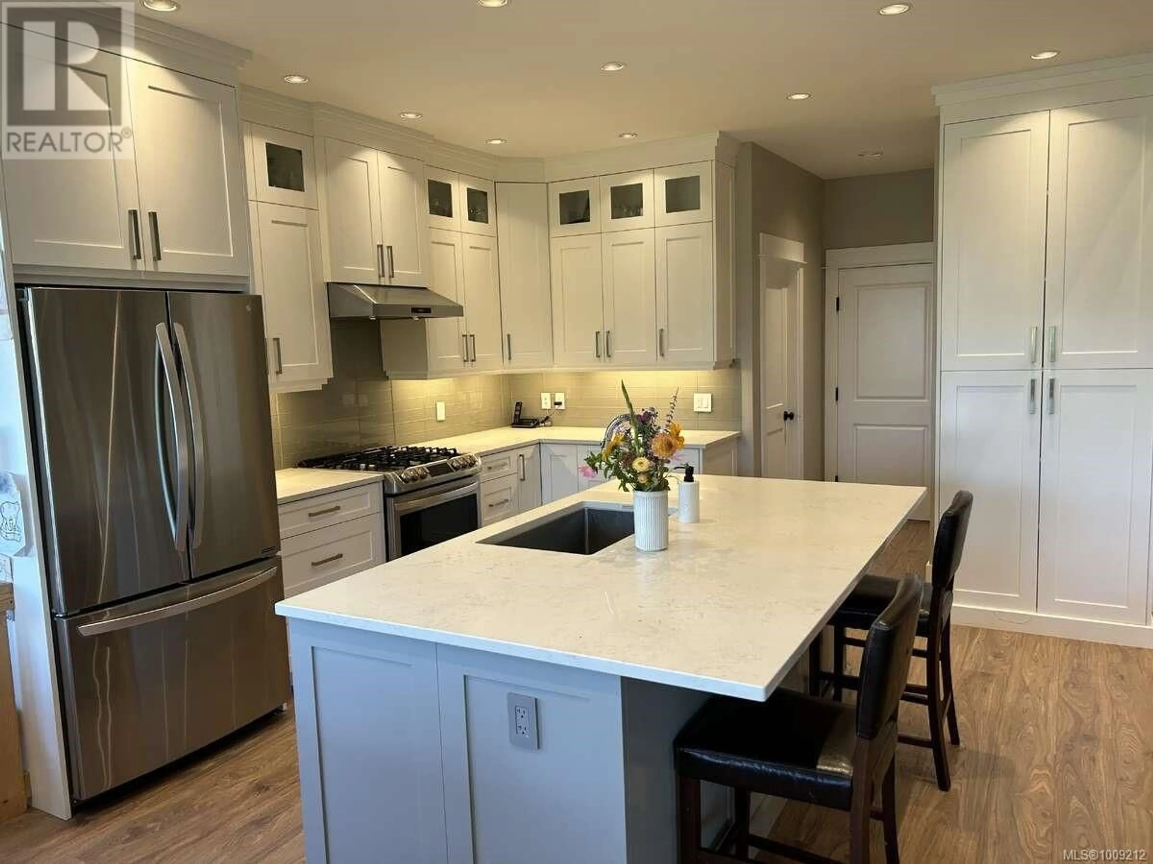 Open concept kitchen, unknown for 4052 MCBRIDE STREET, Port Alberni British Columbia V9Y0C1