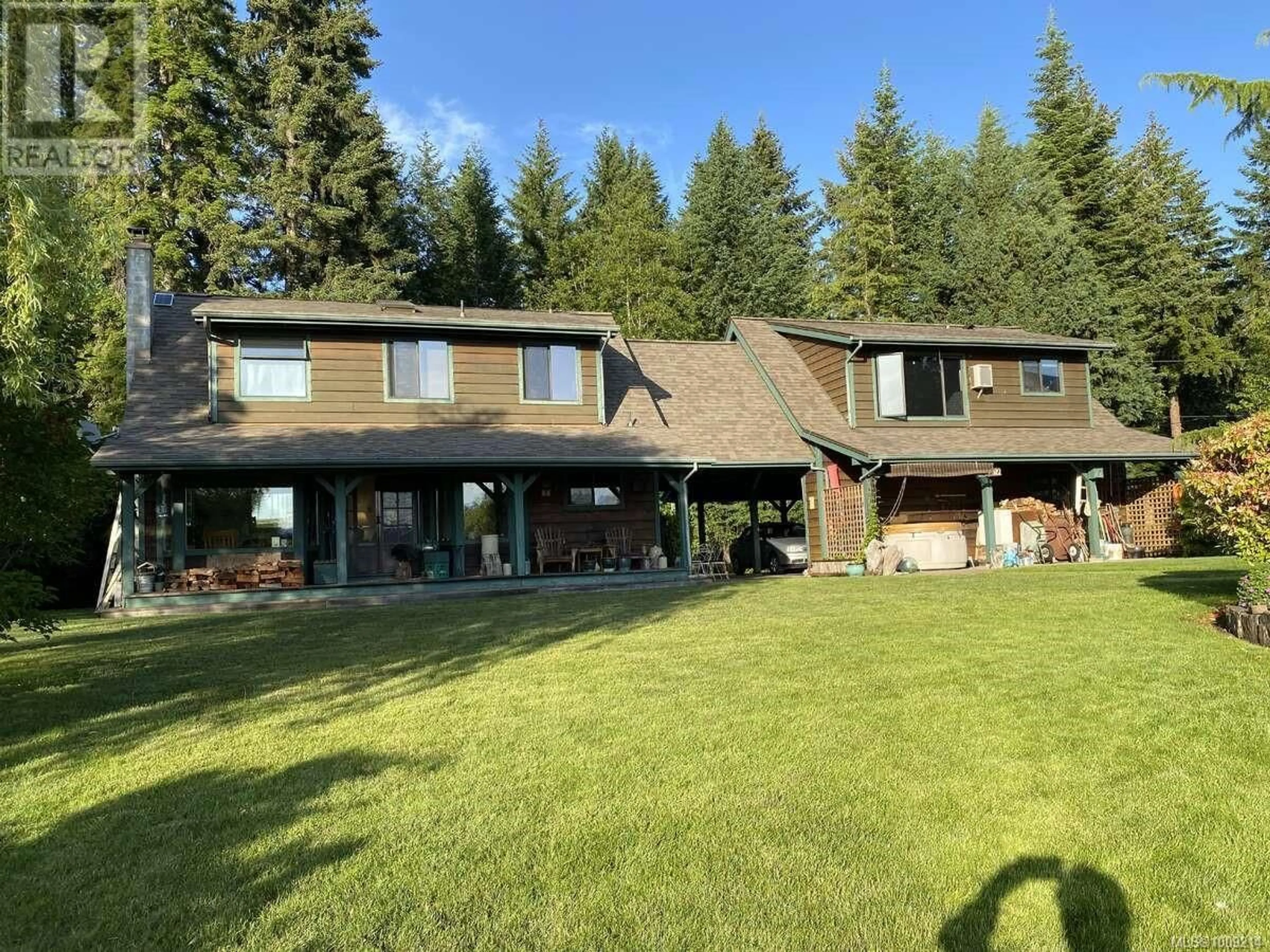 A pic from outside/outdoor area/front of a property/back of a property/a pic from drone, unknown for 9386 MARTIN PARK DRIVE, Black Creek British Columbia V9J1C4