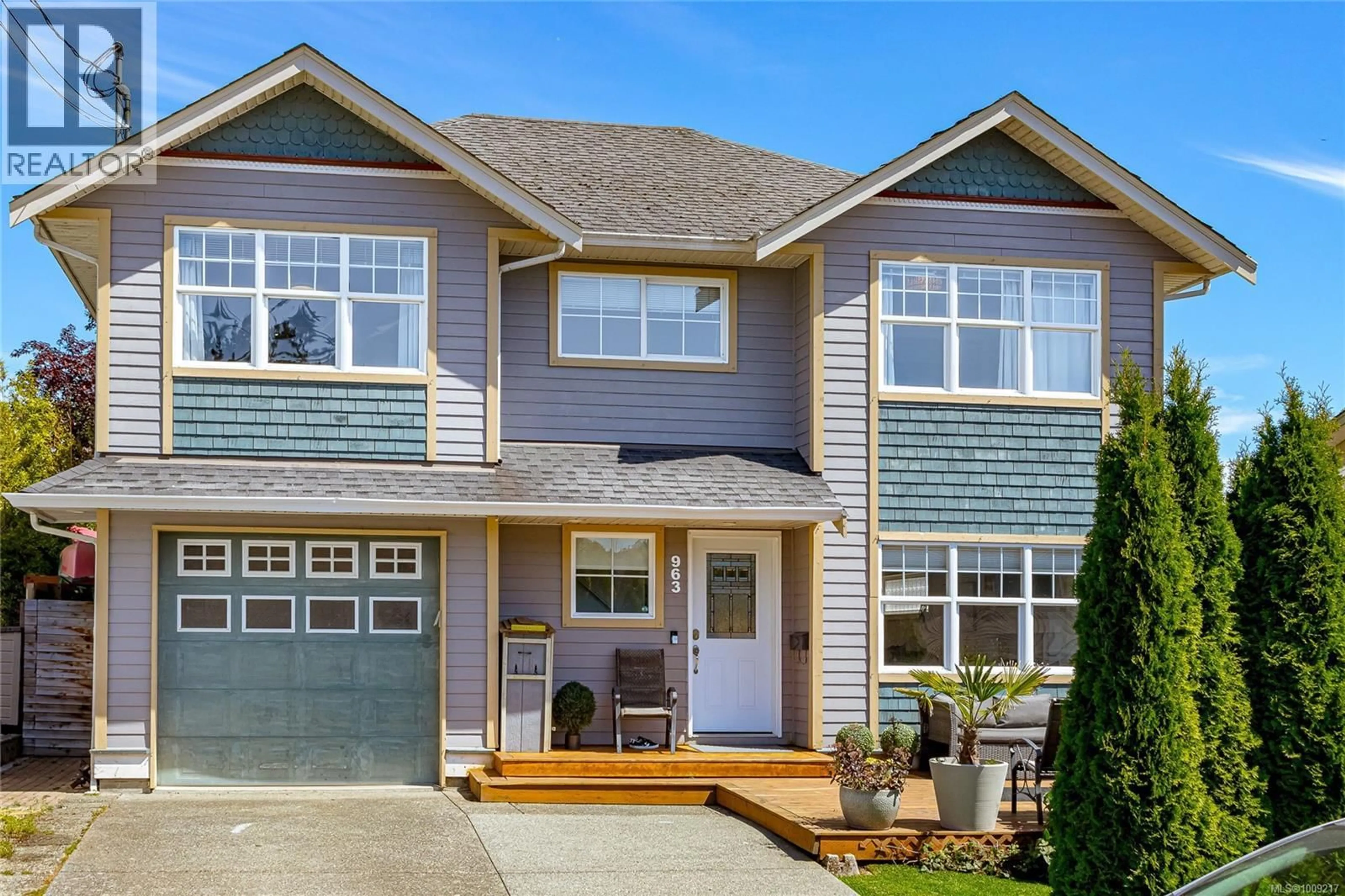 Home with vinyl exterior material, street for 963 WALKER STREET, Victoria British Columbia V9A4C5