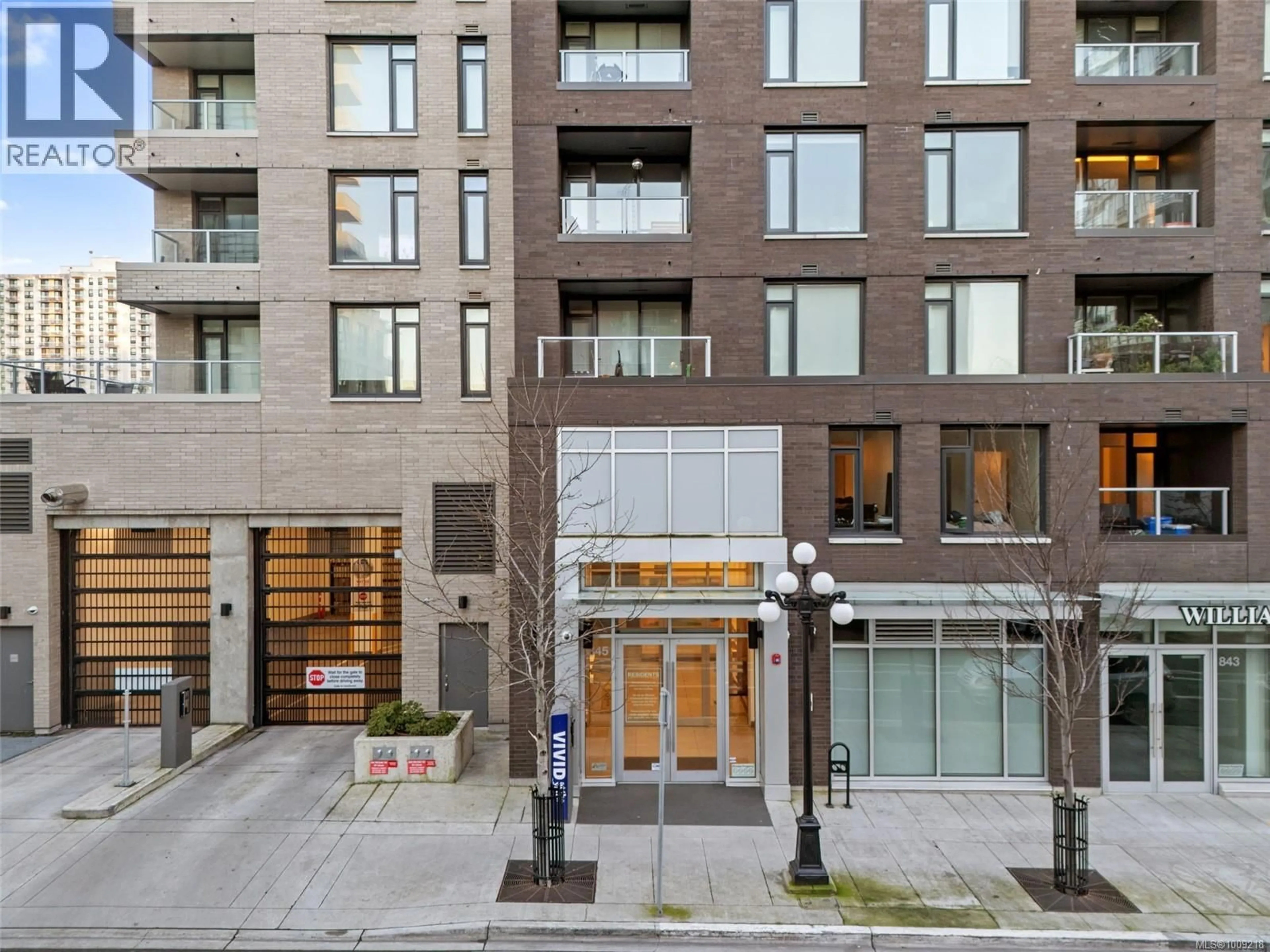 Indoor foyer for 802 - 845 JOHNSON STREET, Victoria British Columbia V8W0G3