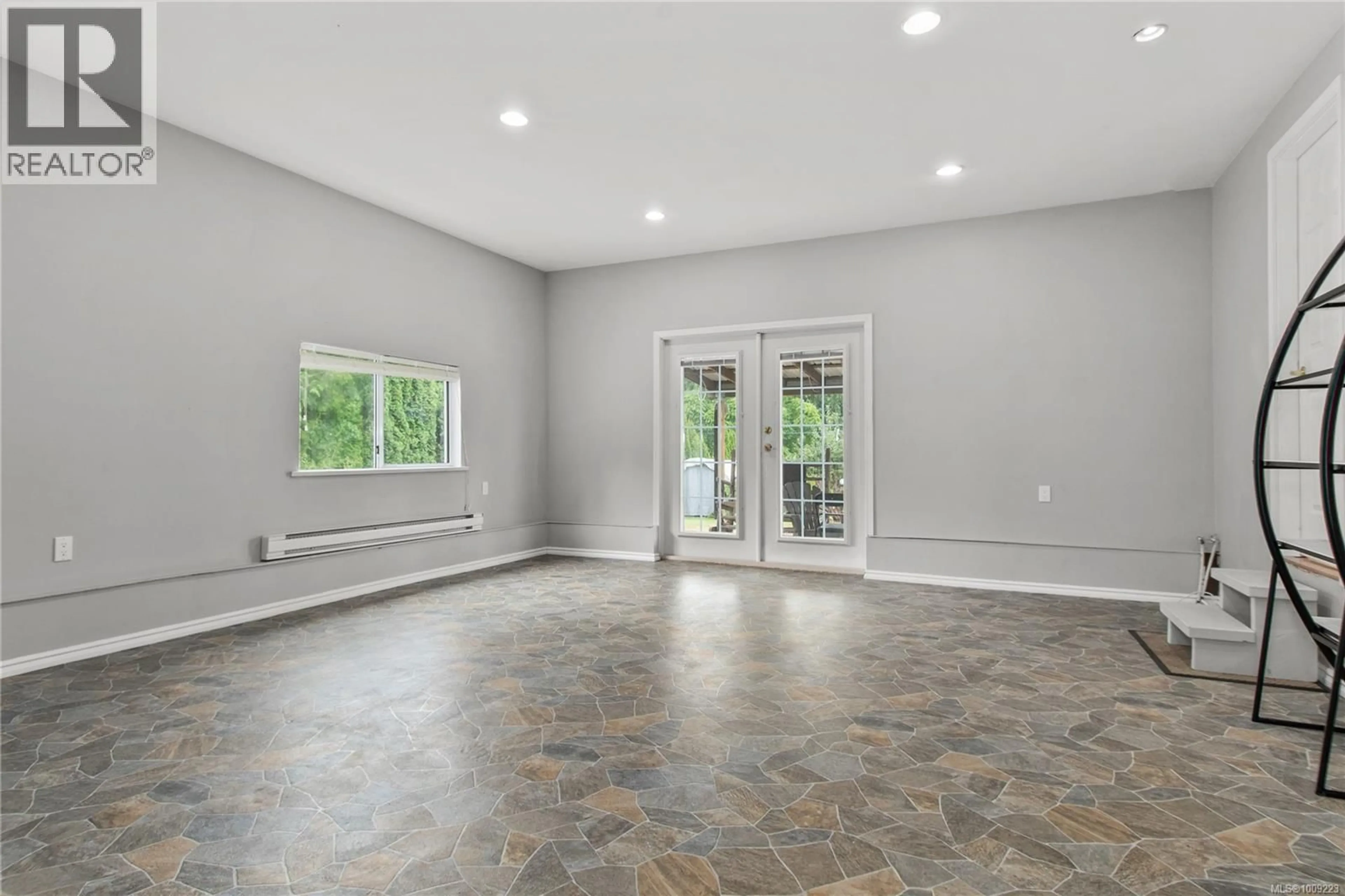 A pic of a room for 3754 ISLAND HIGHWAY SOUTH, Campbell River British Columbia V9W1M3