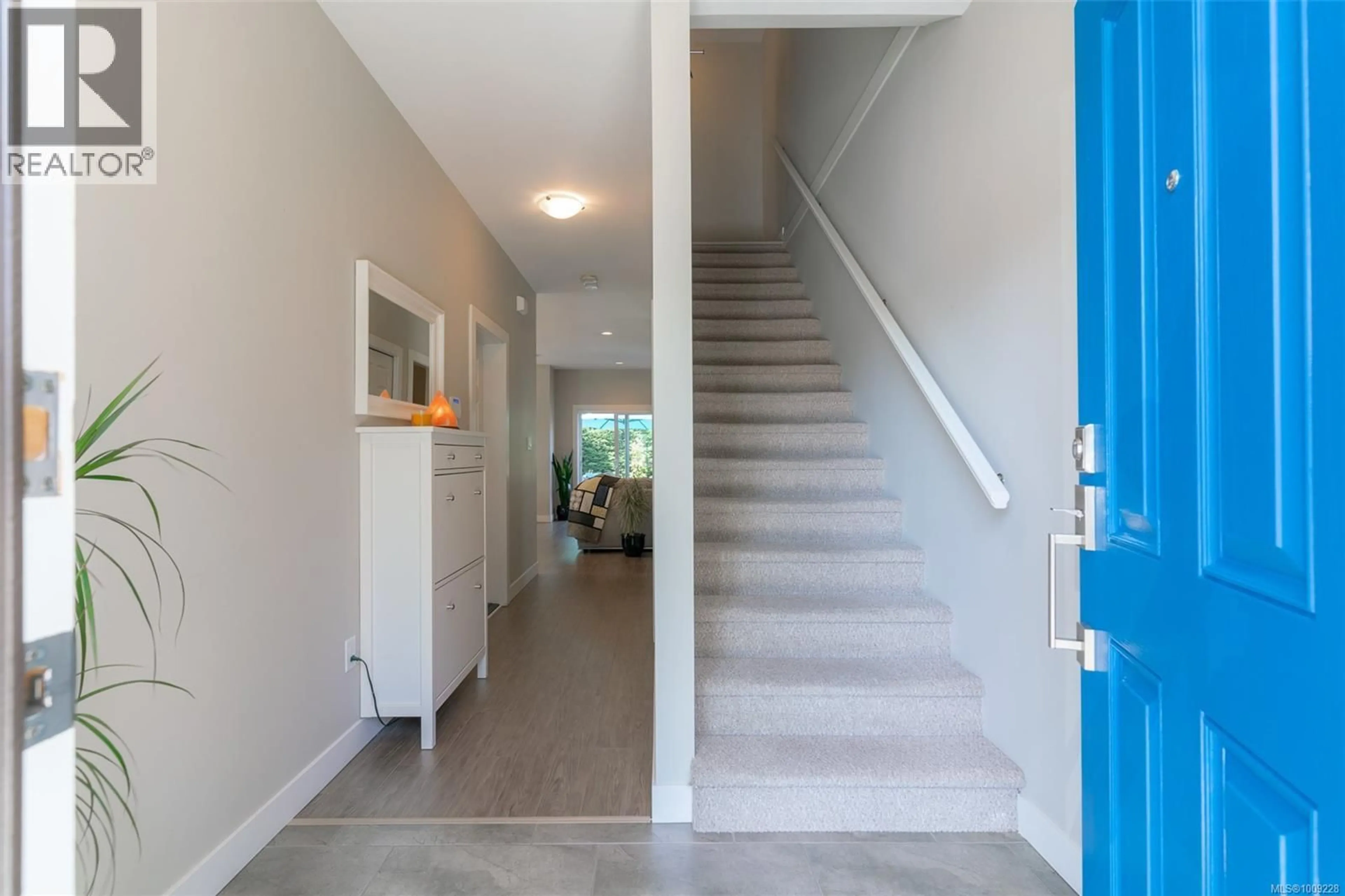 Indoor entryway for 4307 JINGLE POT ROAD, Nanaimo British Columbia V9T5P5
