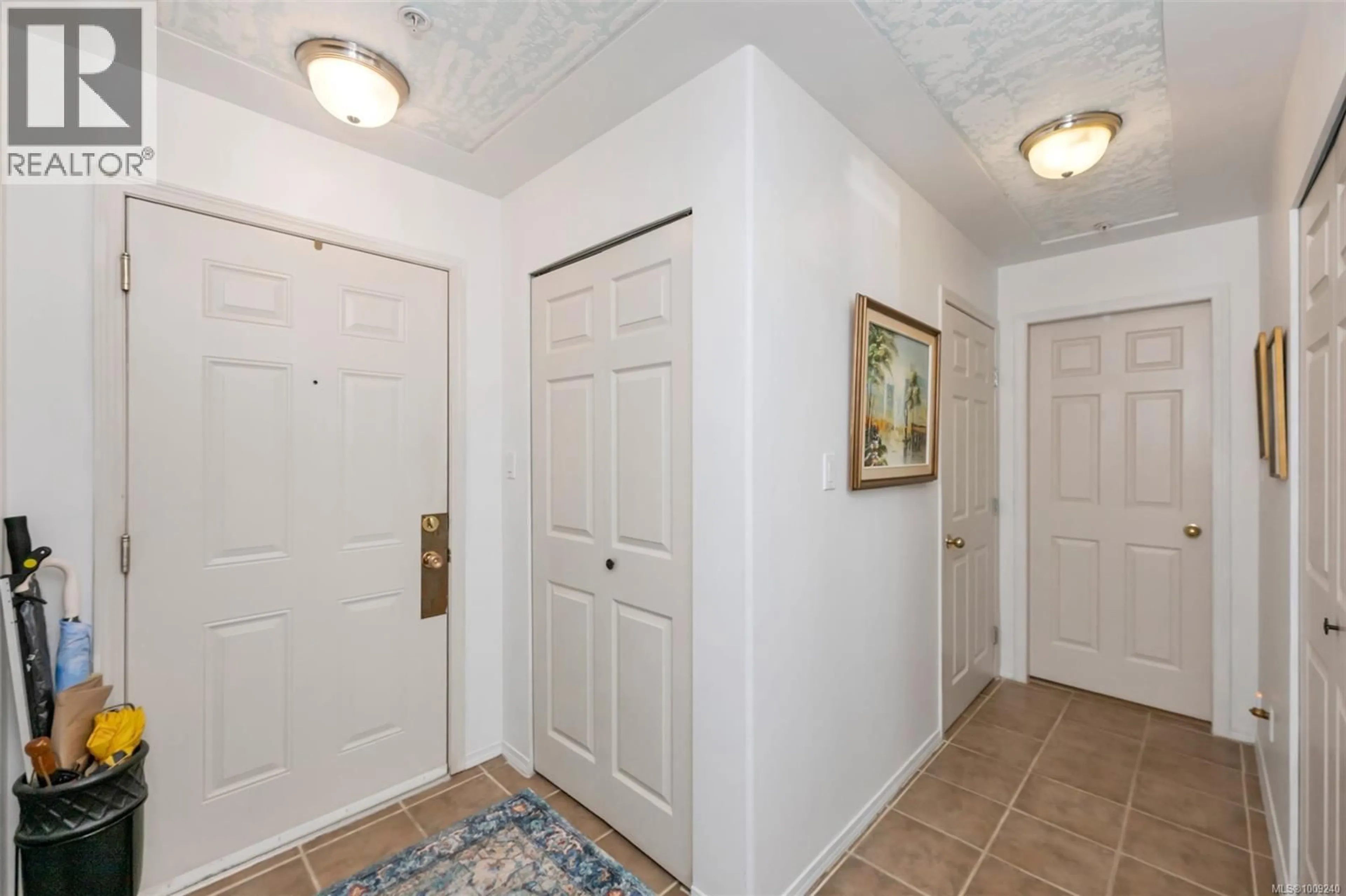 Indoor entryway for 207 - 2568 DINGWALL STREET, Duncan British Columbia V9L2Y9